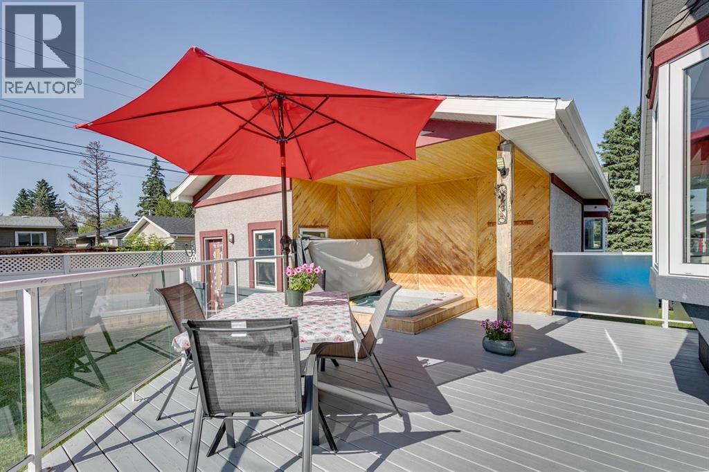 Single Family House 4 Level for Sale in  Sackville Drive SW Southwood Calgary 
