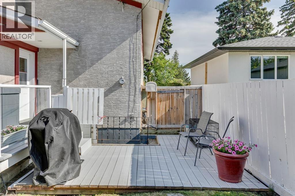 Single Family House 4 Level for Sale in  Sackville Drive SW Southwood Calgary 