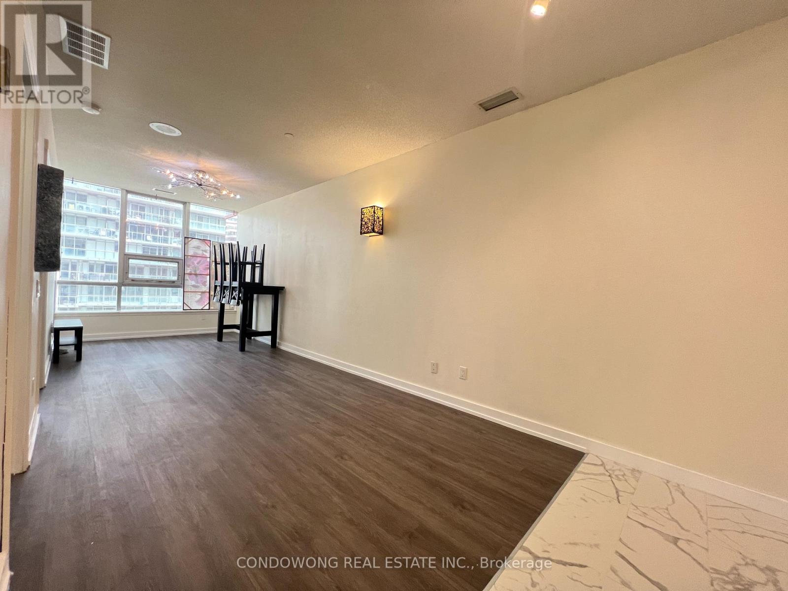Photo 1 of 702 393 King Street W, Toronto ON