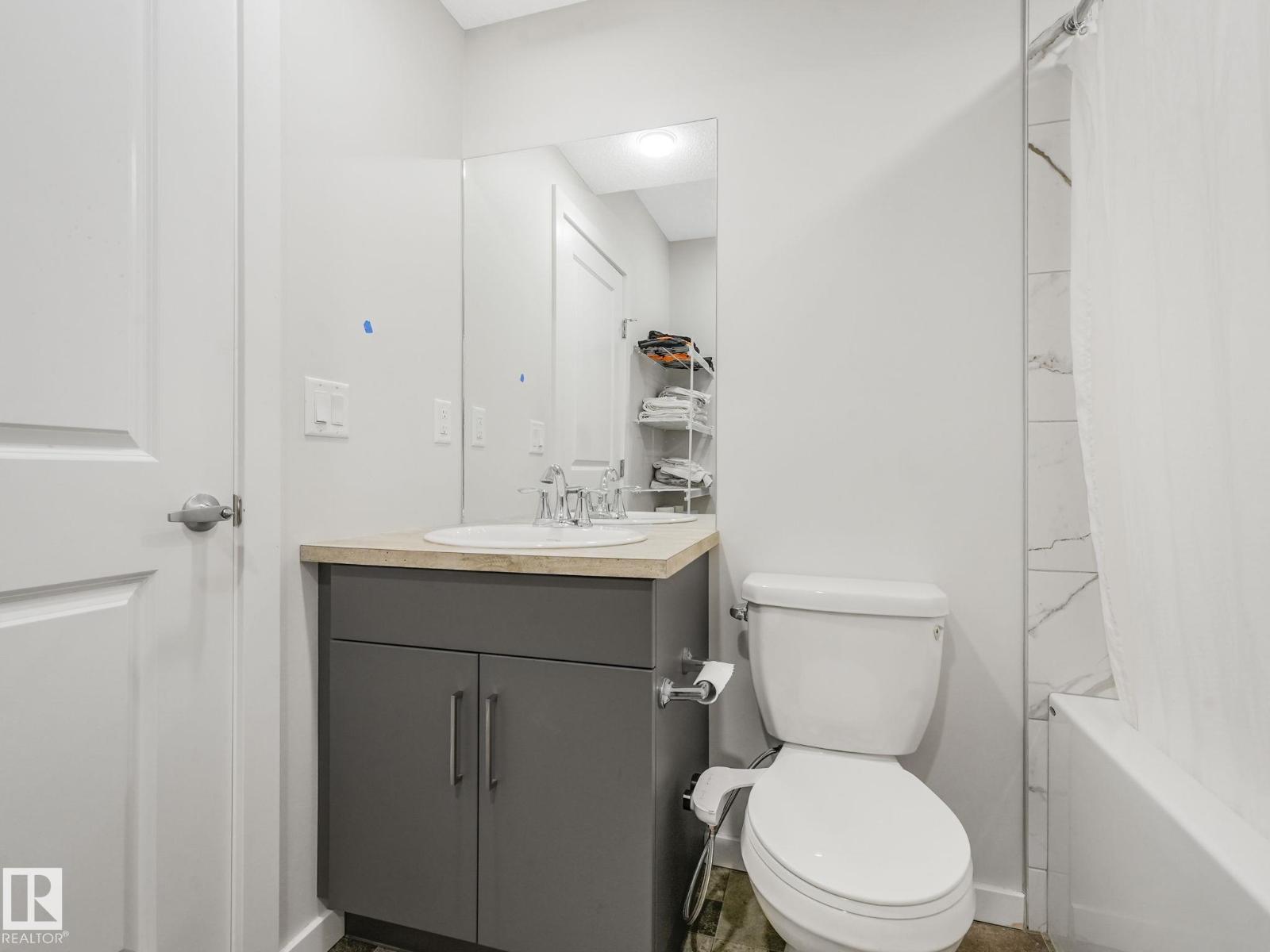 Photo 58 of 22671 81 Av Nw Nw, Edmonton AB