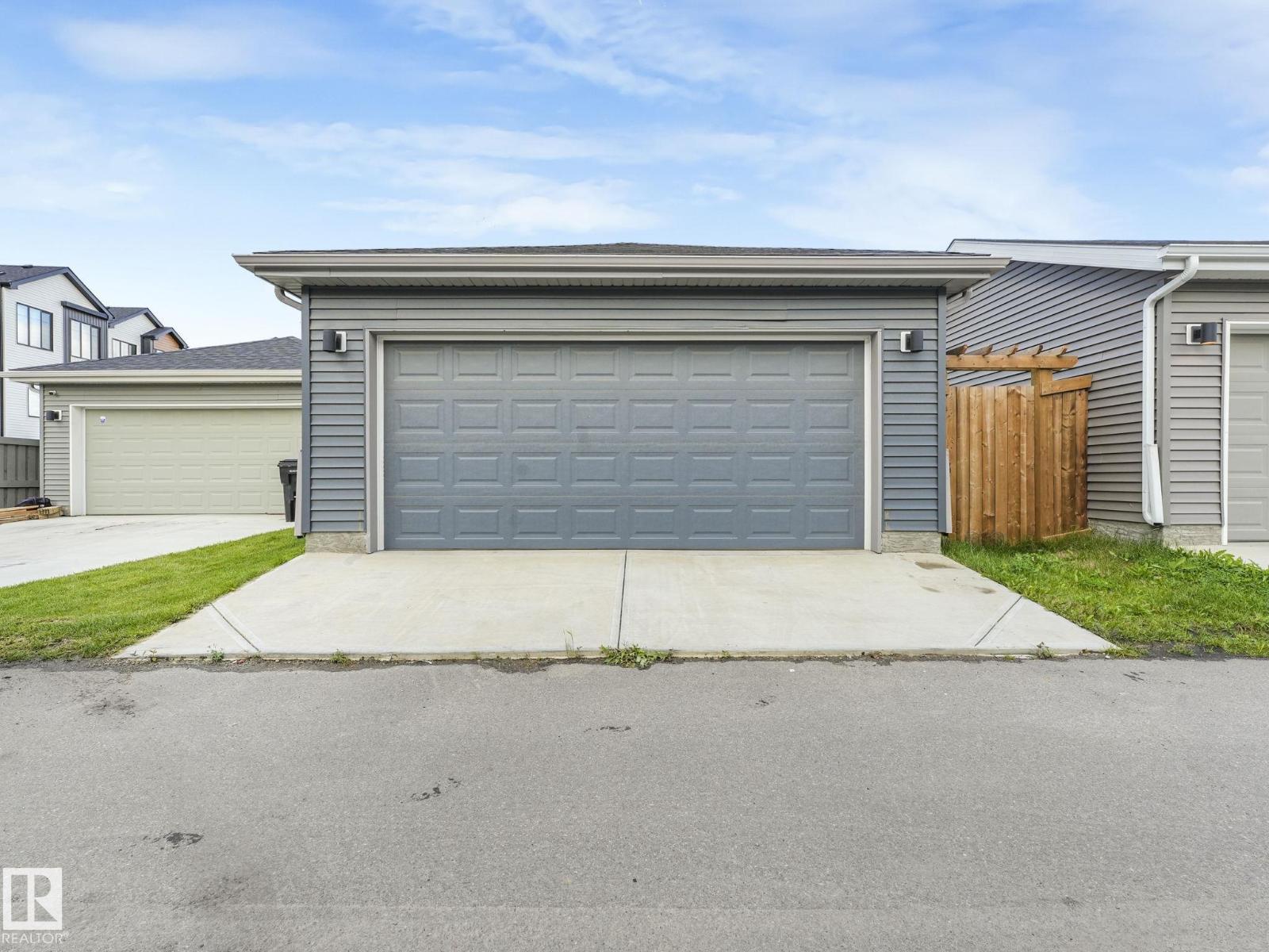 Photo 65 of 22671 81 Av Nw Nw, Edmonton AB
