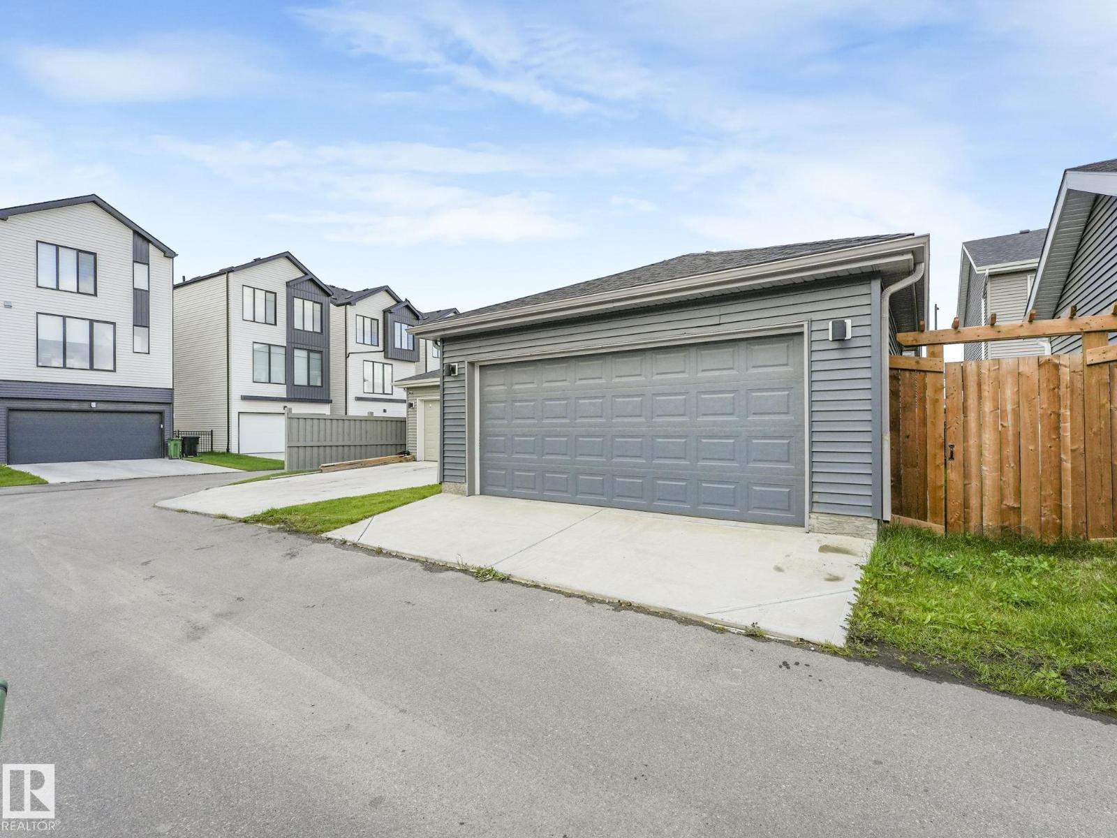 Photo 66 of 22671 81 Av Nw Nw, Edmonton AB