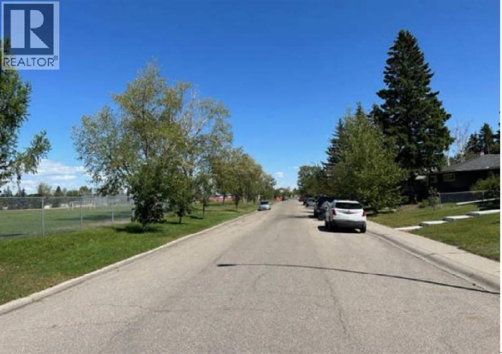 Photo 1 of 4951 10 Avenue Sw, Calgary AB