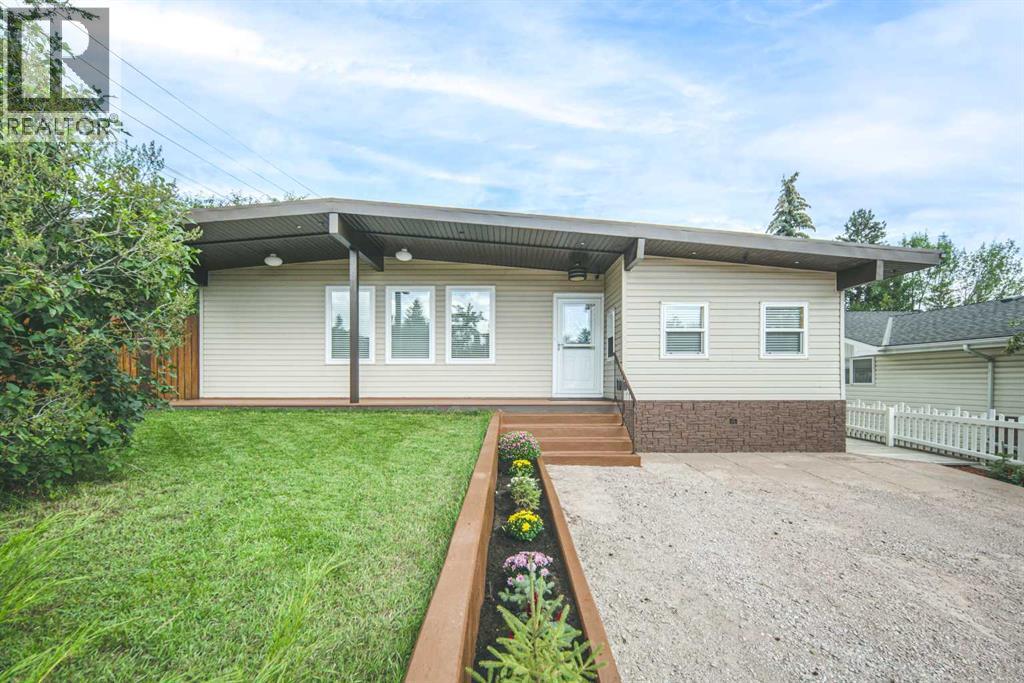 Single Family House Bungalow for Sale in  Dalton Drive NW Dalhousie Calgary 