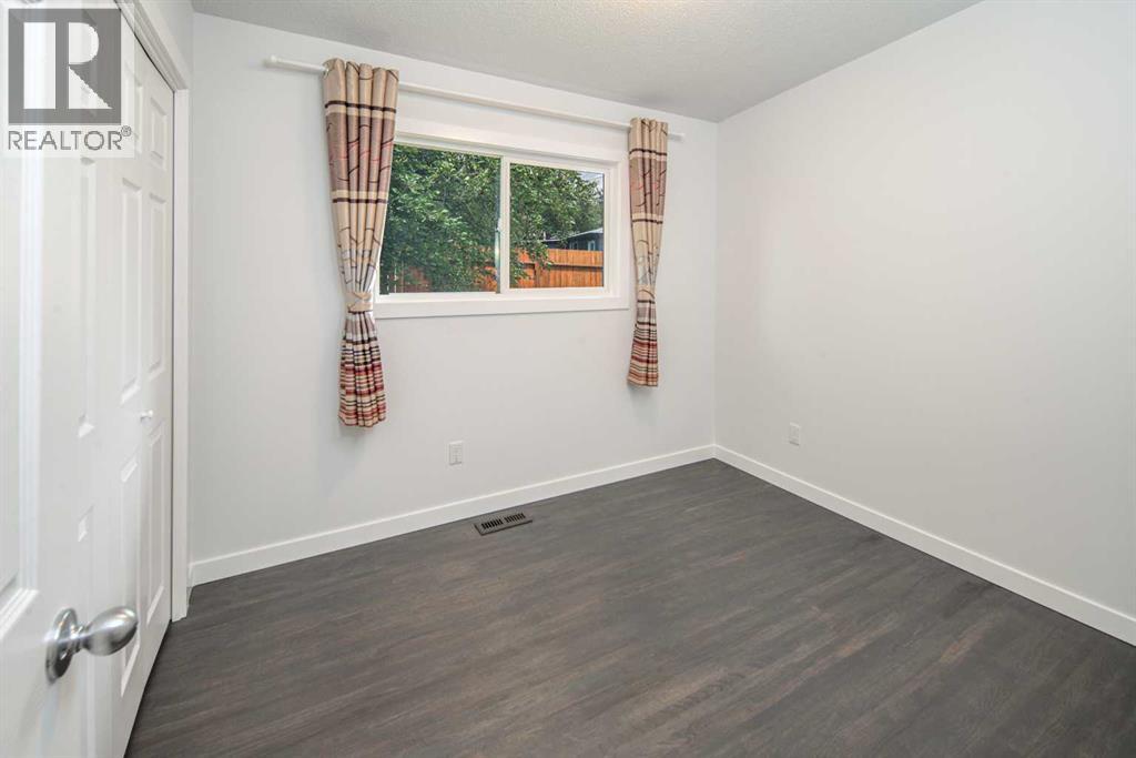 Single Family House Bungalow for Sale in  Dalton Drive NW Dalhousie Calgary 