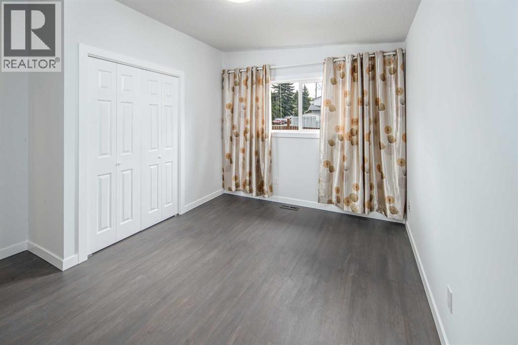 Single Family House Bungalow for Sale in  Dalton Drive NW Dalhousie Calgary 