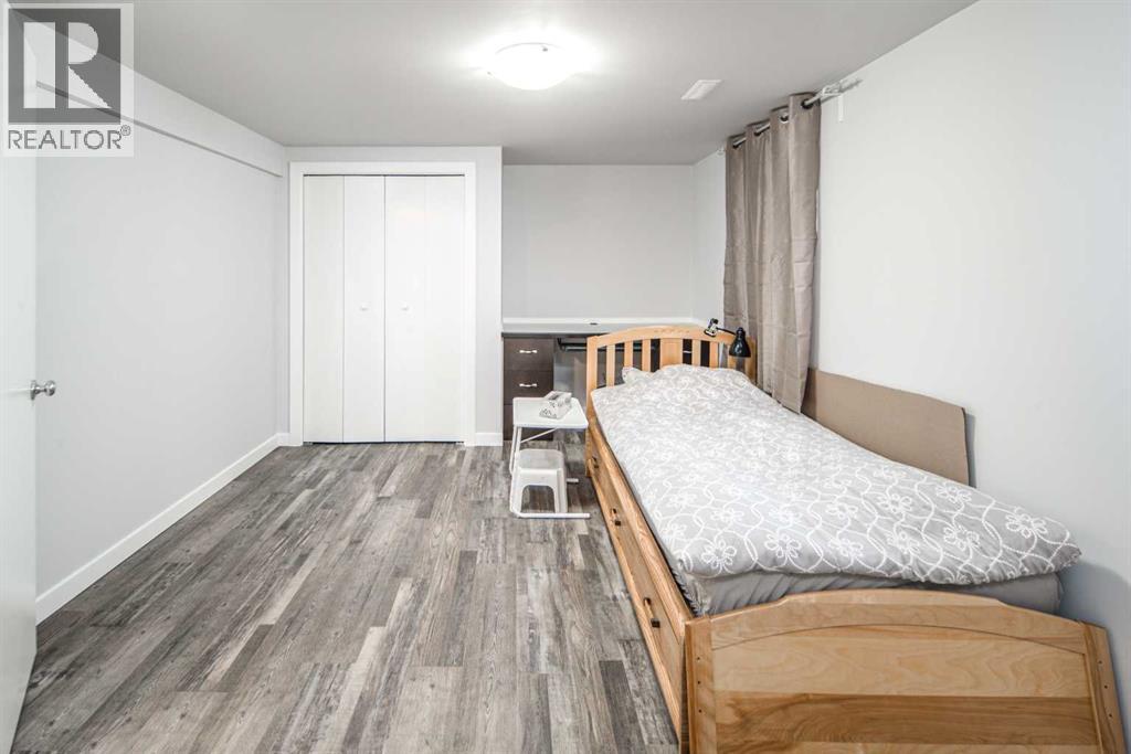 Single Family House Bungalow for Sale in  Dalton Drive NW Dalhousie Calgary 