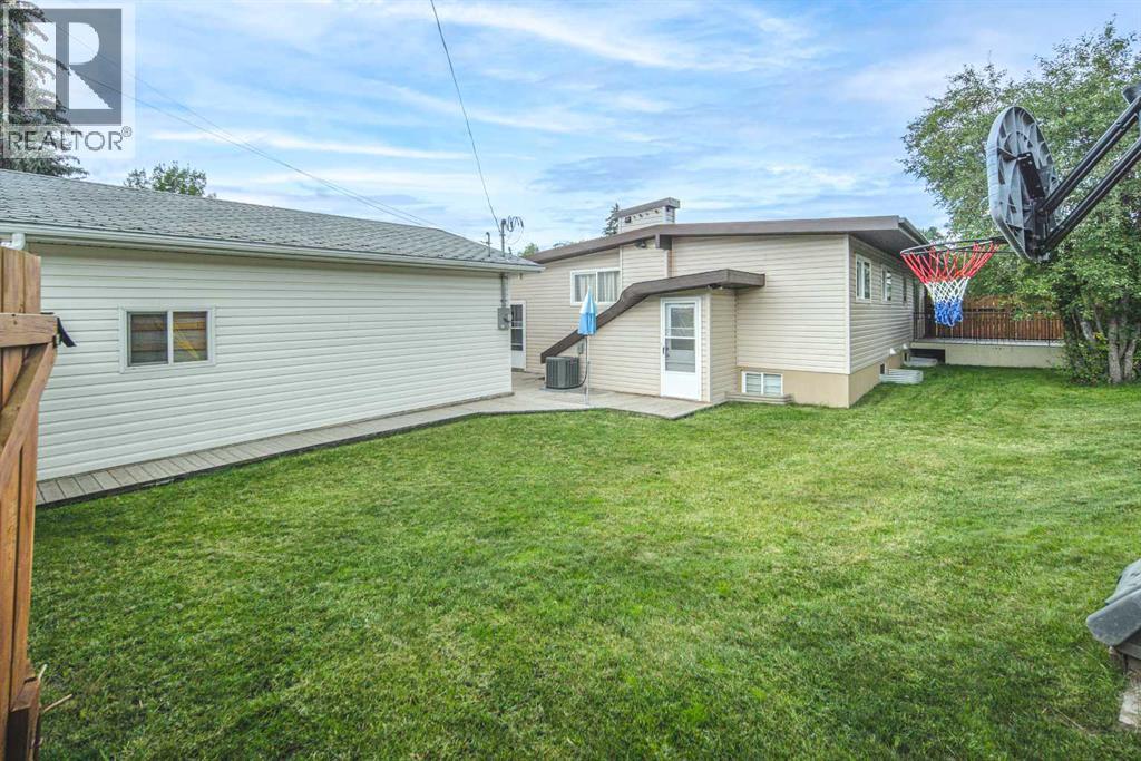 Single Family House Bungalow for Sale in  Dalton Drive NW Dalhousie Calgary 