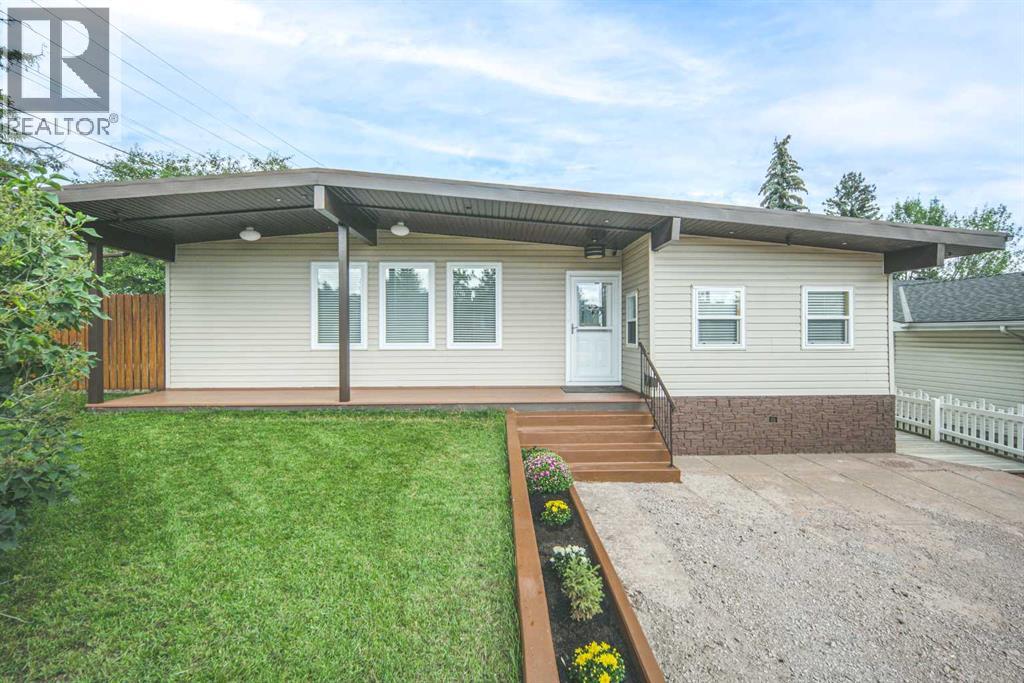Single Family House Bungalow for Sale in  Dalton Drive NW Dalhousie Calgary 