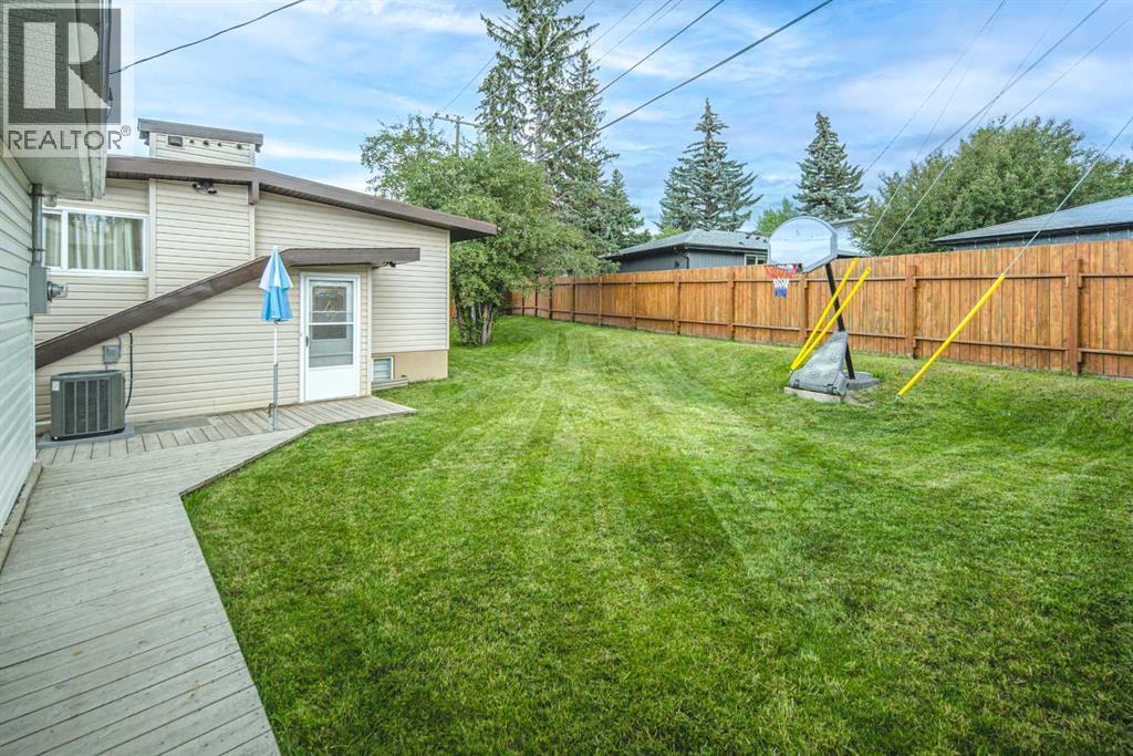 Single Family House Bungalow for Sale in  Dalton Drive NW Dalhousie Calgary 