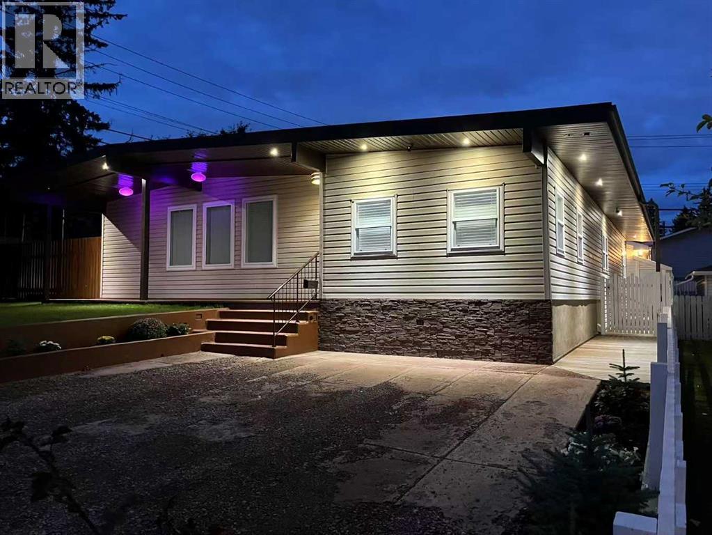 Single Family House Bungalow for Sale in  Dalton Drive NW Dalhousie Calgary 