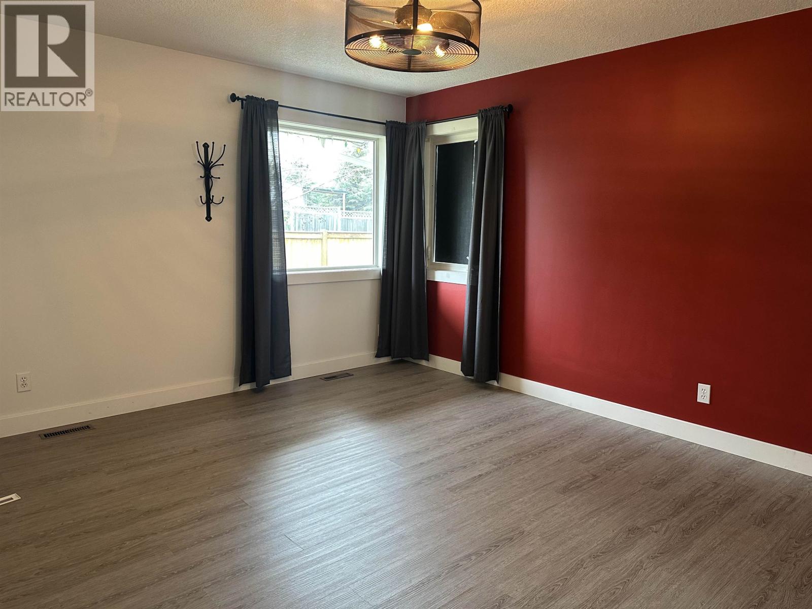 Photo 8 of 9917 115 Avenue, Fort St John BC