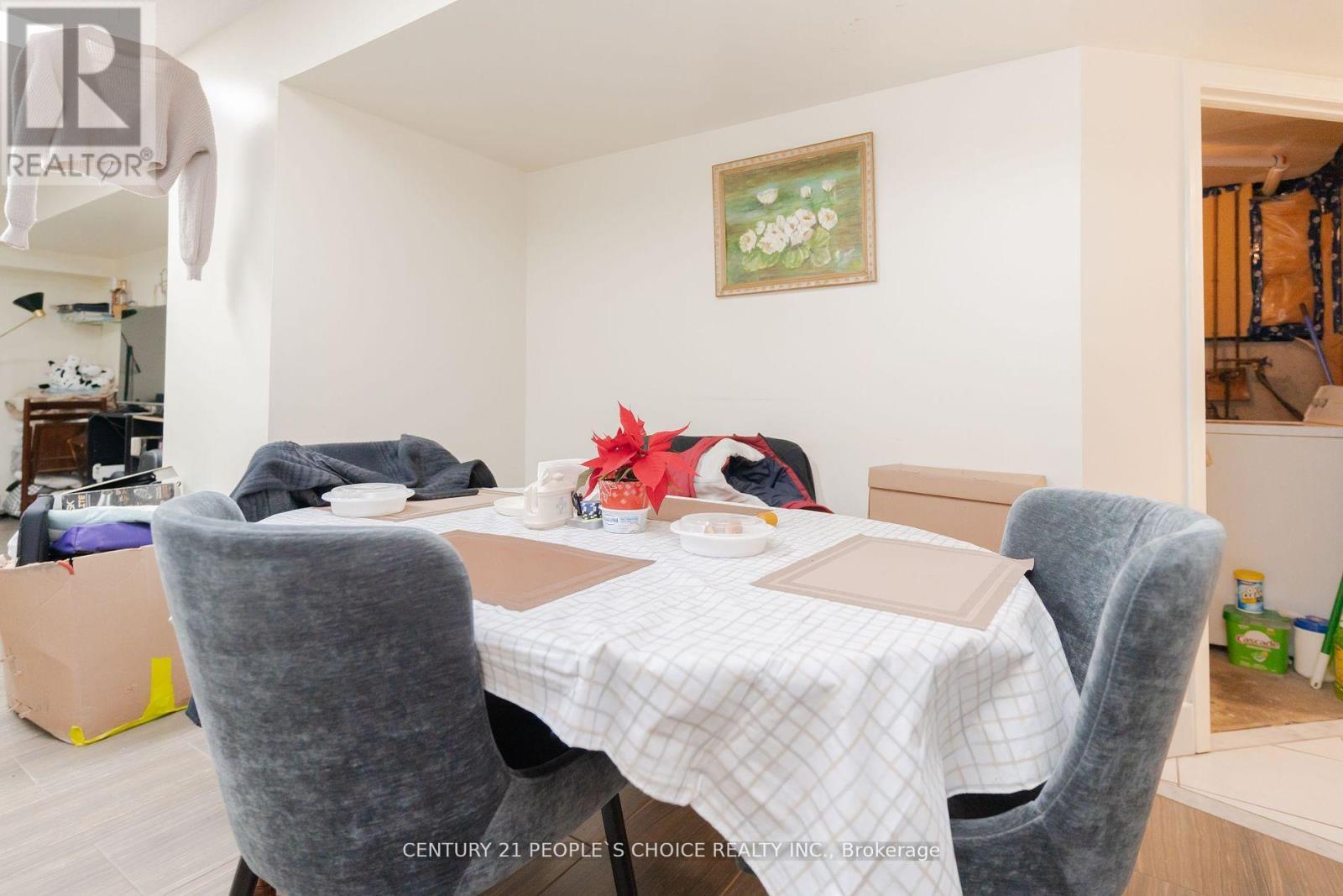 Photo 2 of Bsmt 362 Kingsbridge Garden, Mississauga ON