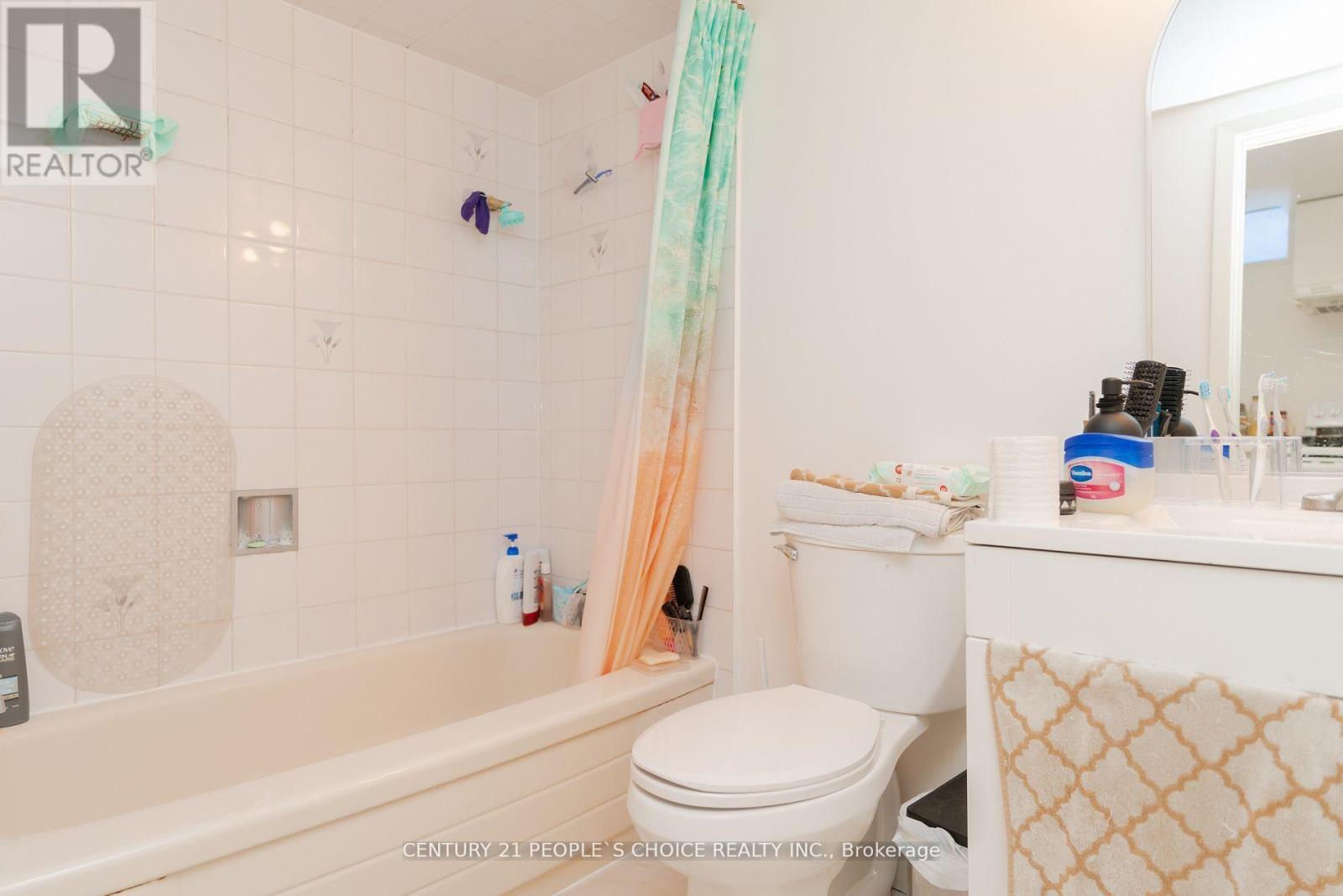 Photo 5 of Bsmt 362 Kingsbridge Garden, Mississauga ON