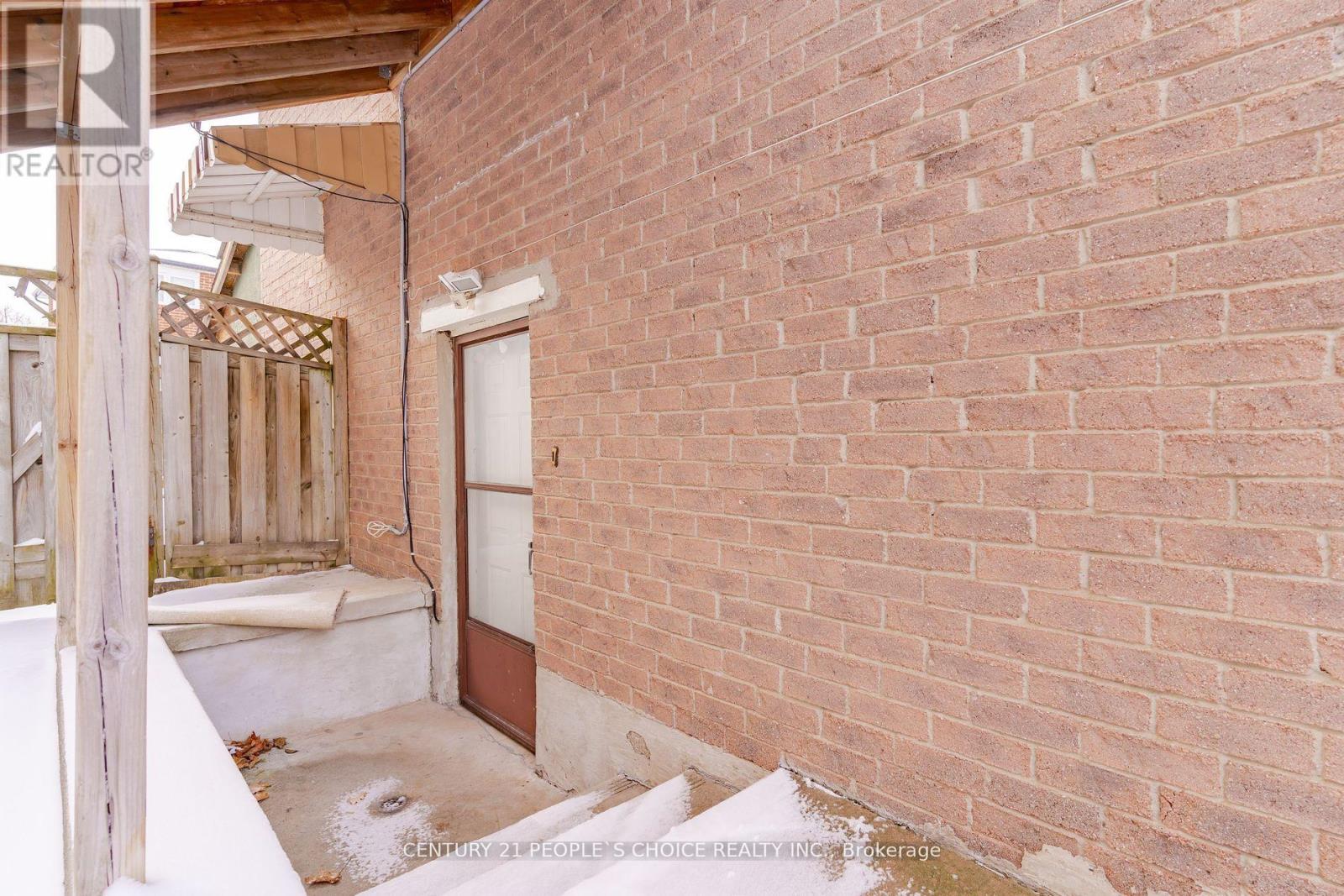 Photo 6 of Bsmt 362 Kingsbridge Garden, Mississauga ON