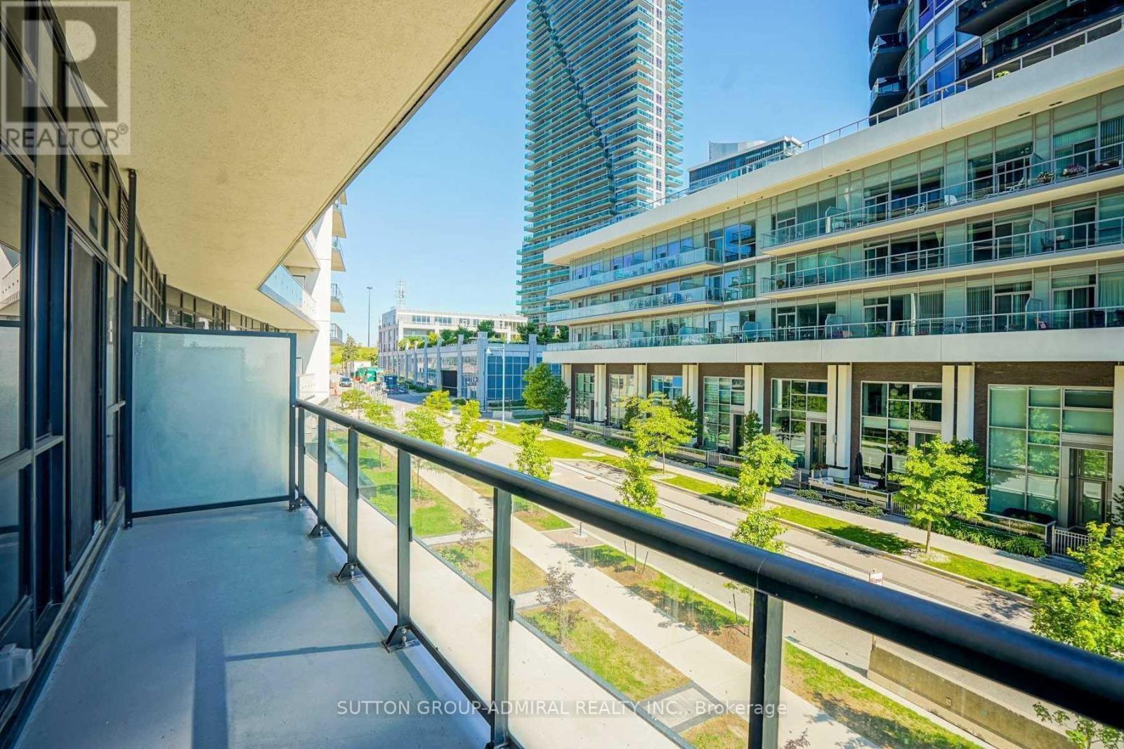 Photo 25 of Th 4 39 Annie Craig Drive, Toronto ON