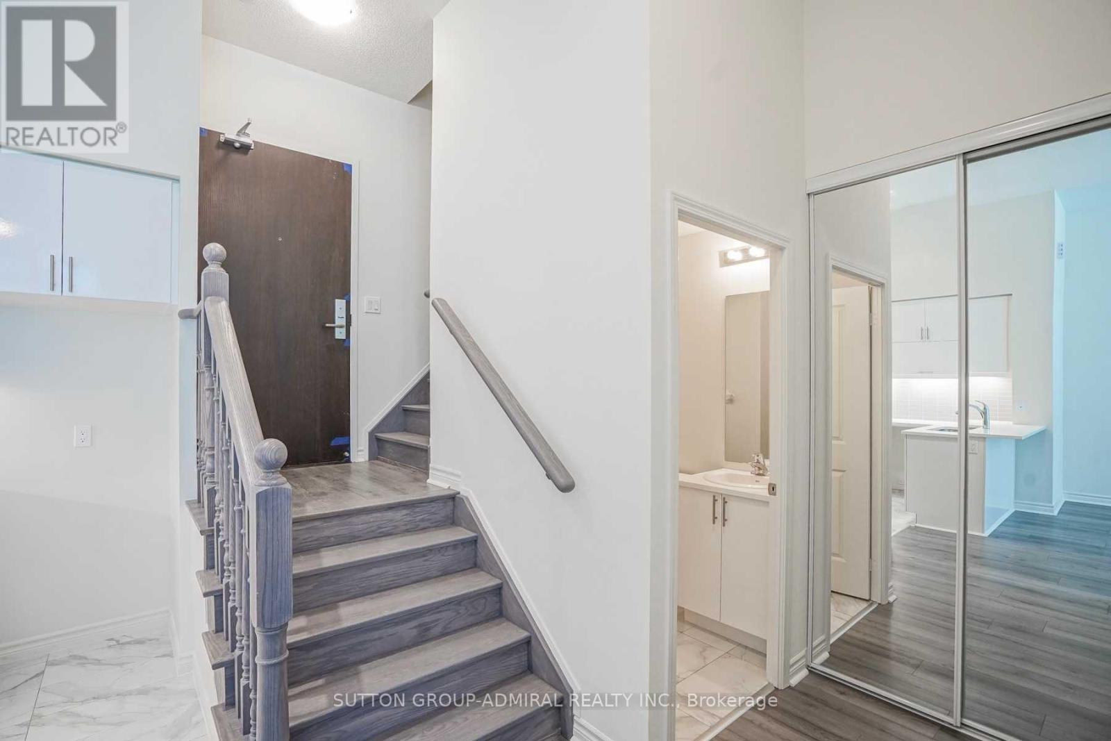 Photo 17 of Th 4 39 Annie Craig Drive, Toronto ON