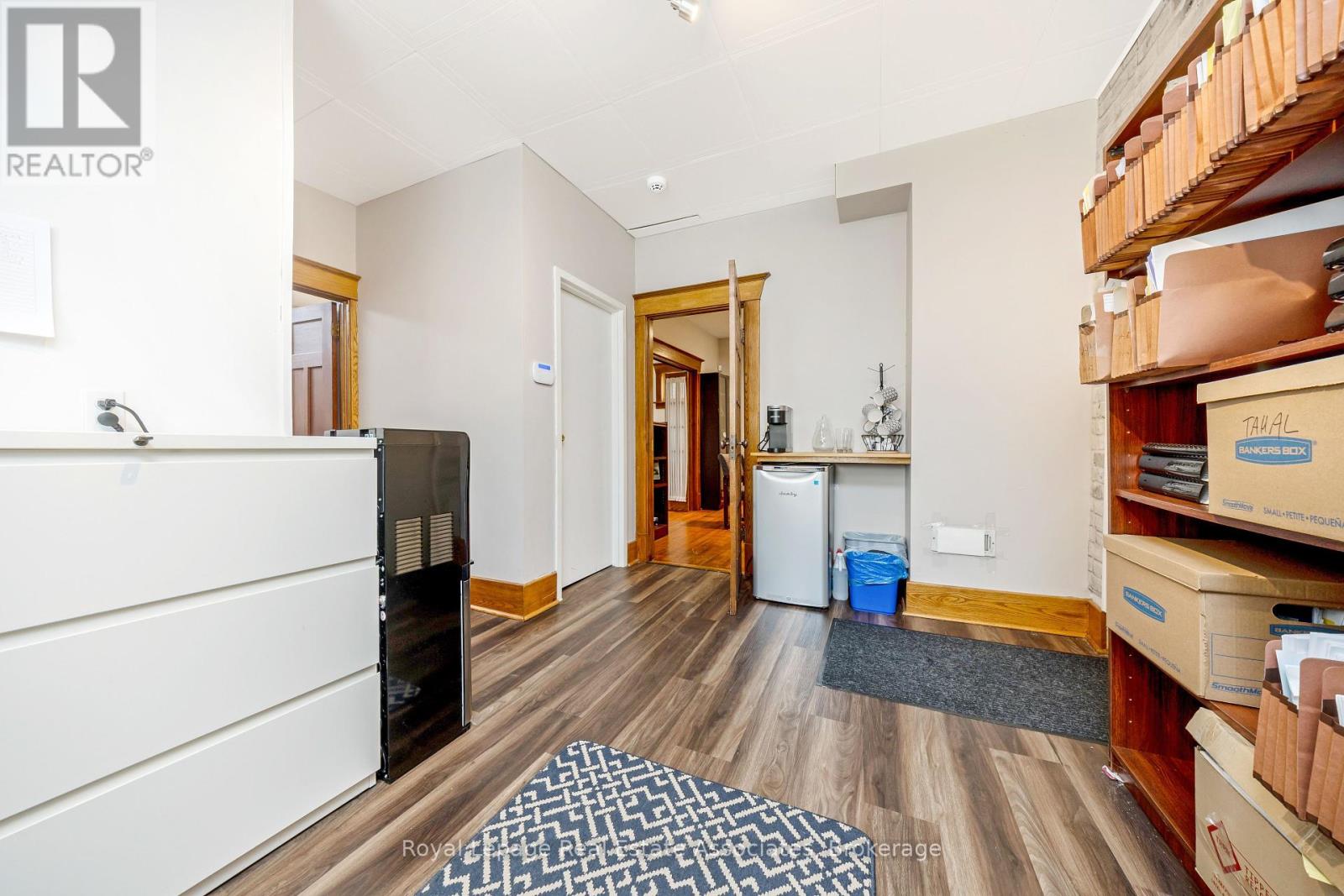 Photo 18 of 142 Martin Street, Milton ON