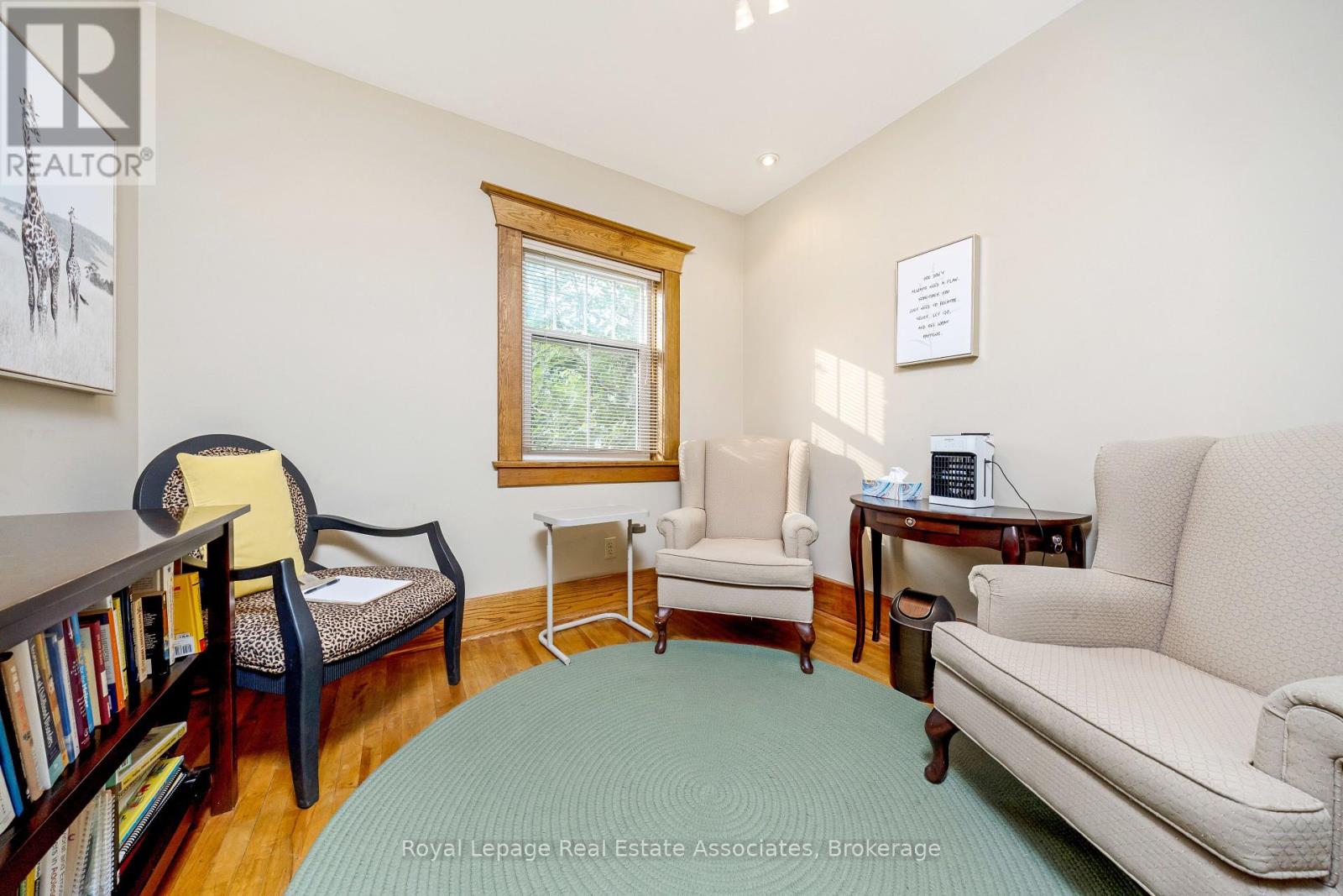 Photo 28 of 142 Martin Street, Milton ON