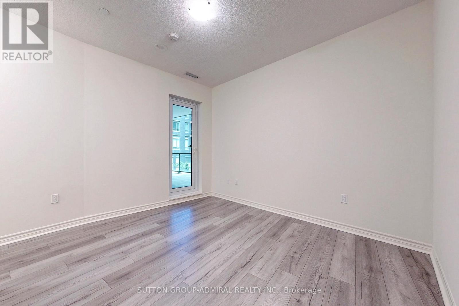 Photo 7 of 221 39 Annie Craig Drive, Toronto ON