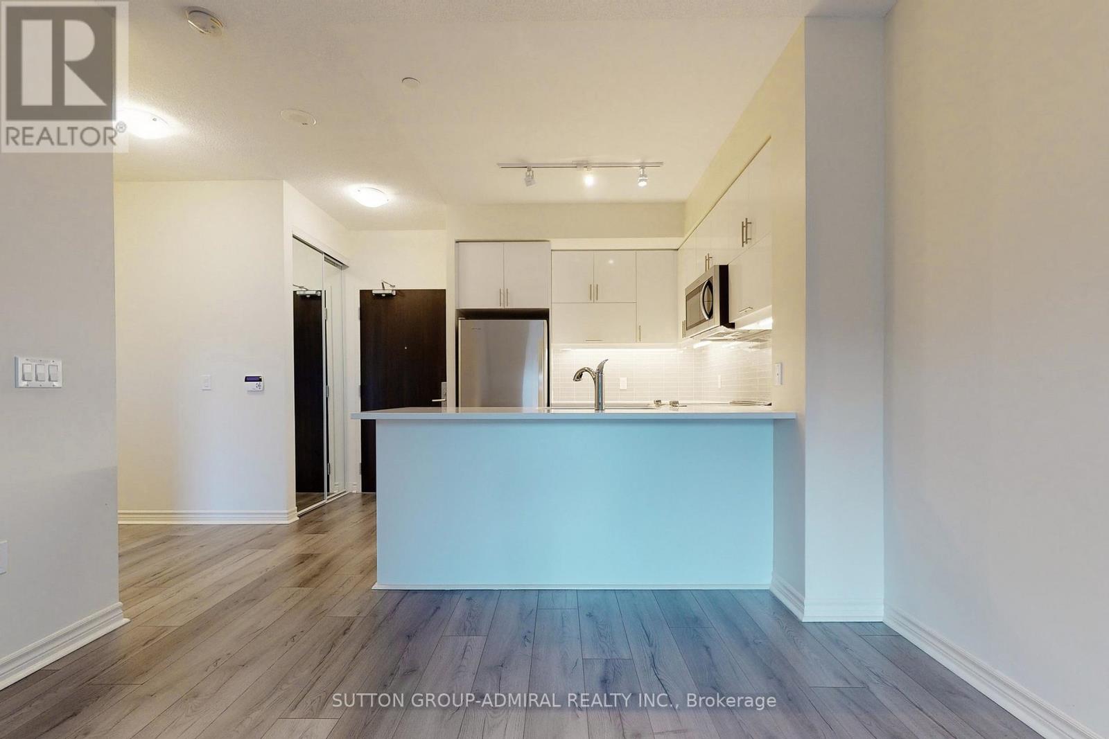 Photo 20 of 221 39 Annie Craig Drive, Toronto ON