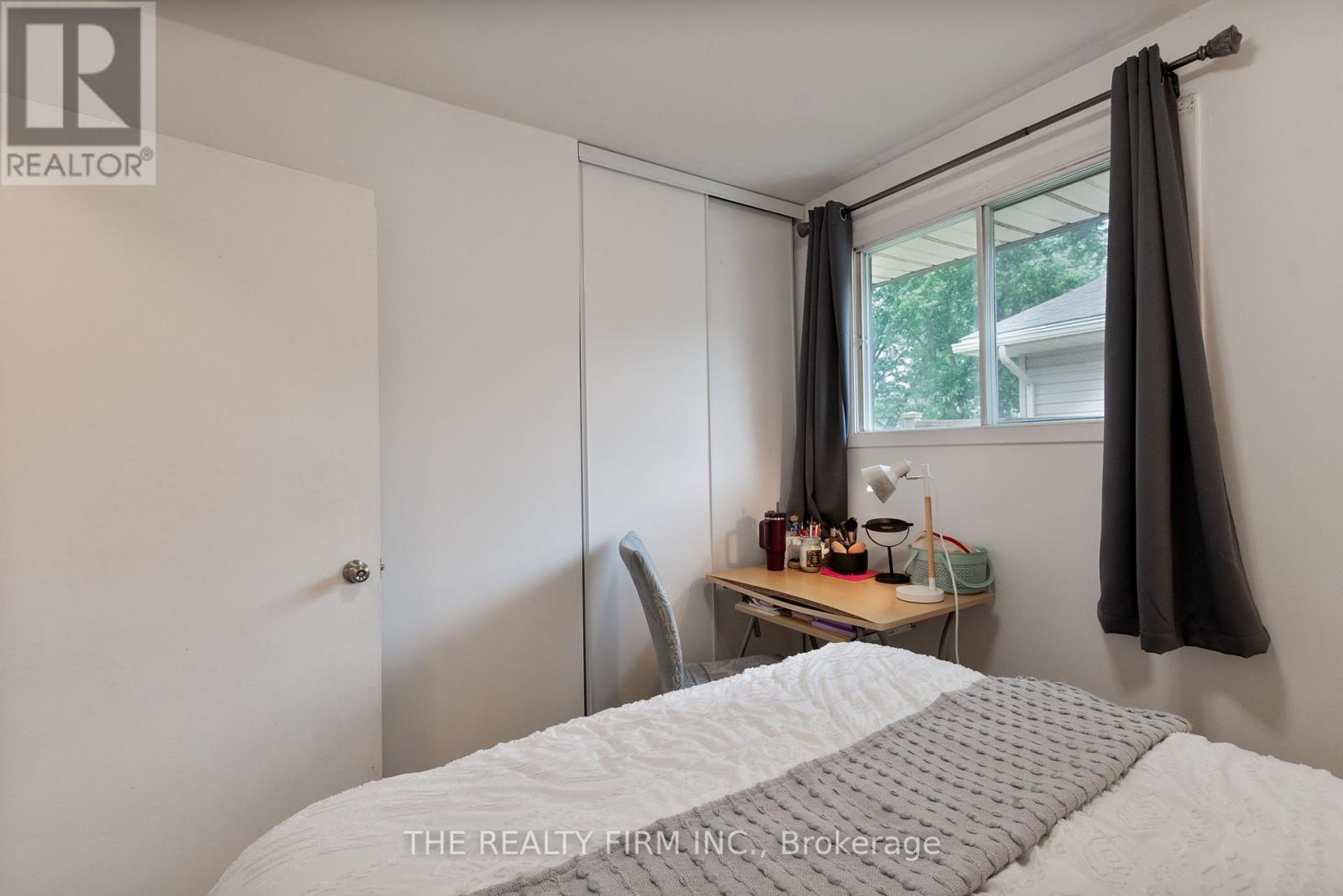 Photo 11 of 10 Stroud Crescent, London South ON