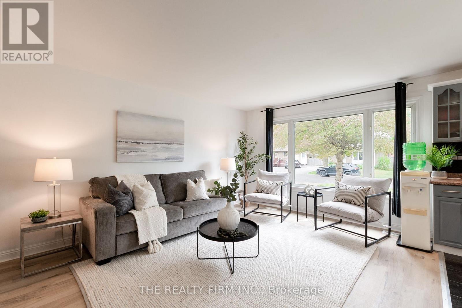 Photo 8 of 10 Stroud Crescent, London South ON