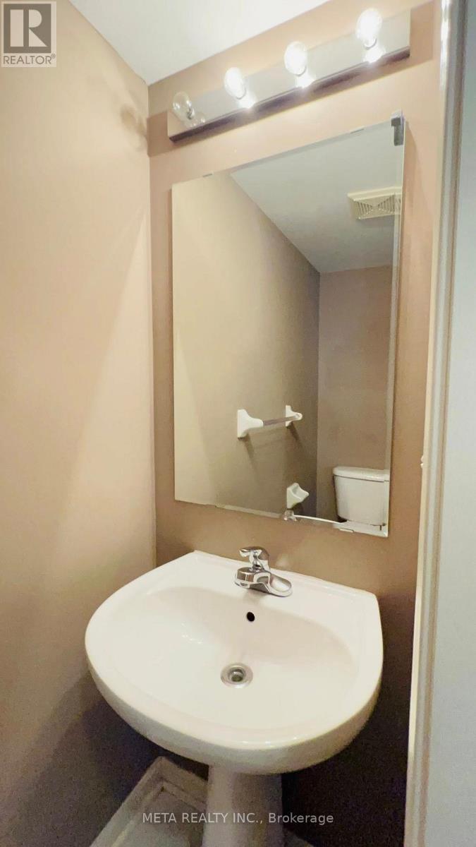 Photo 14 of 156 5980 Whitehorn Avenue, Mississauga ON