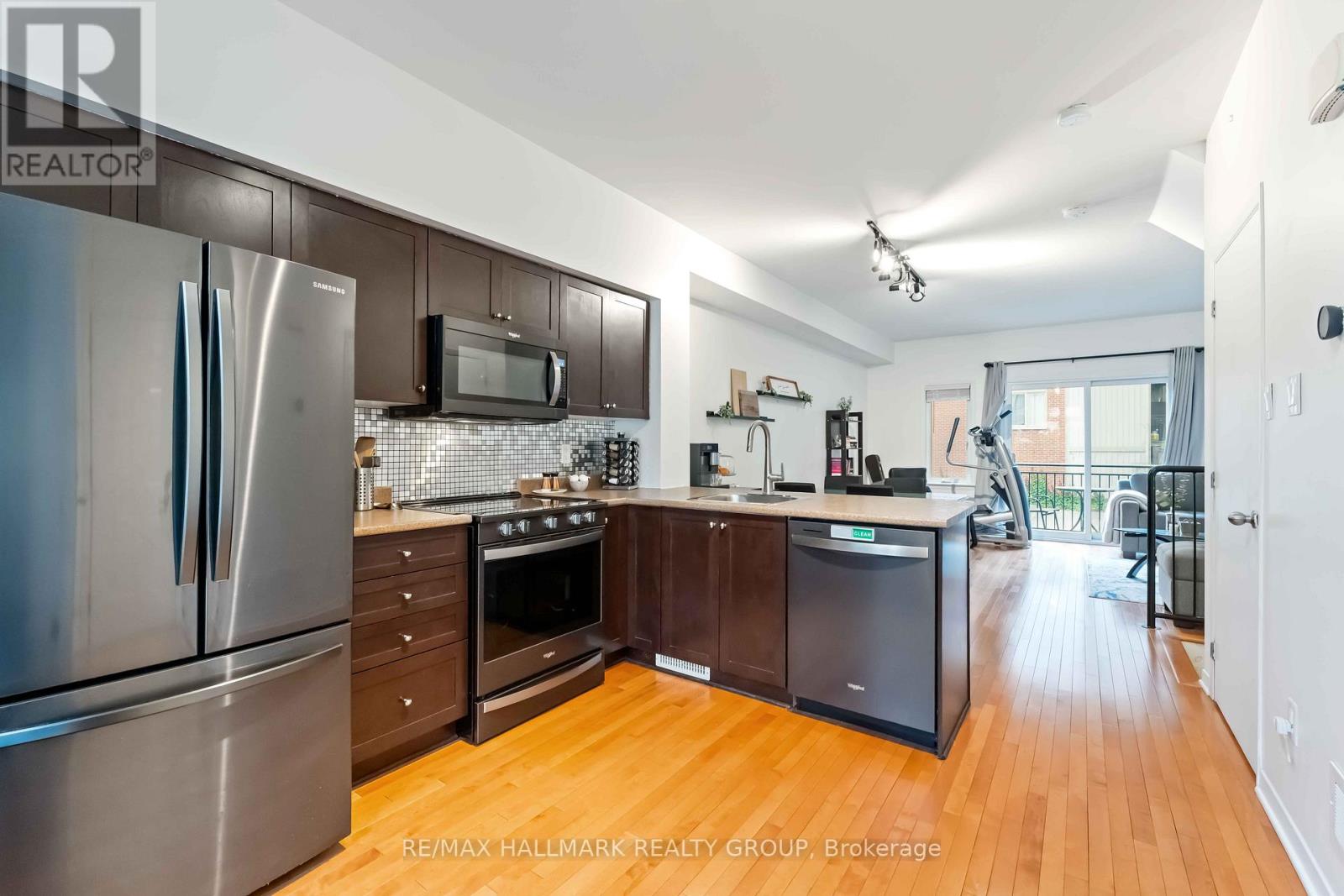 Photo 8 of 32 799 Montreal Road, Ottawa ON