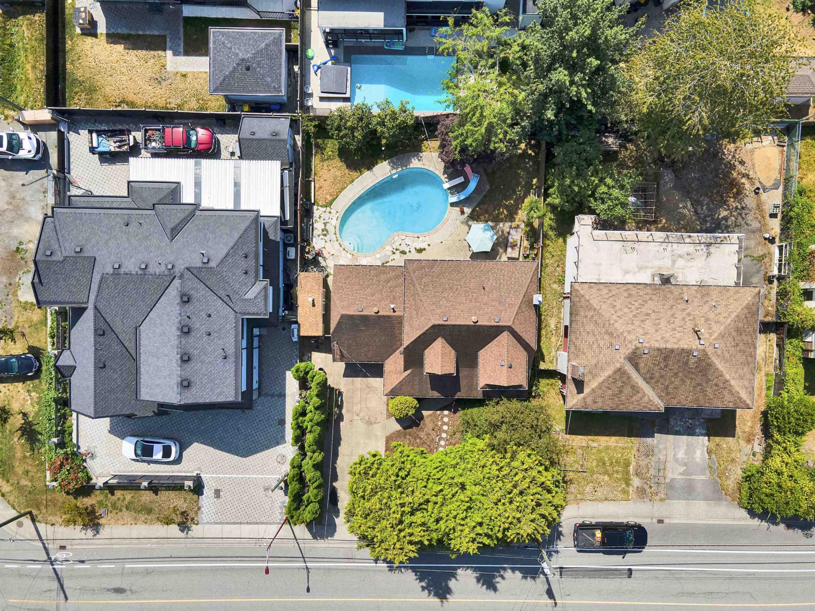 Photo 5 of 11318 82 Avenue, Delta BC