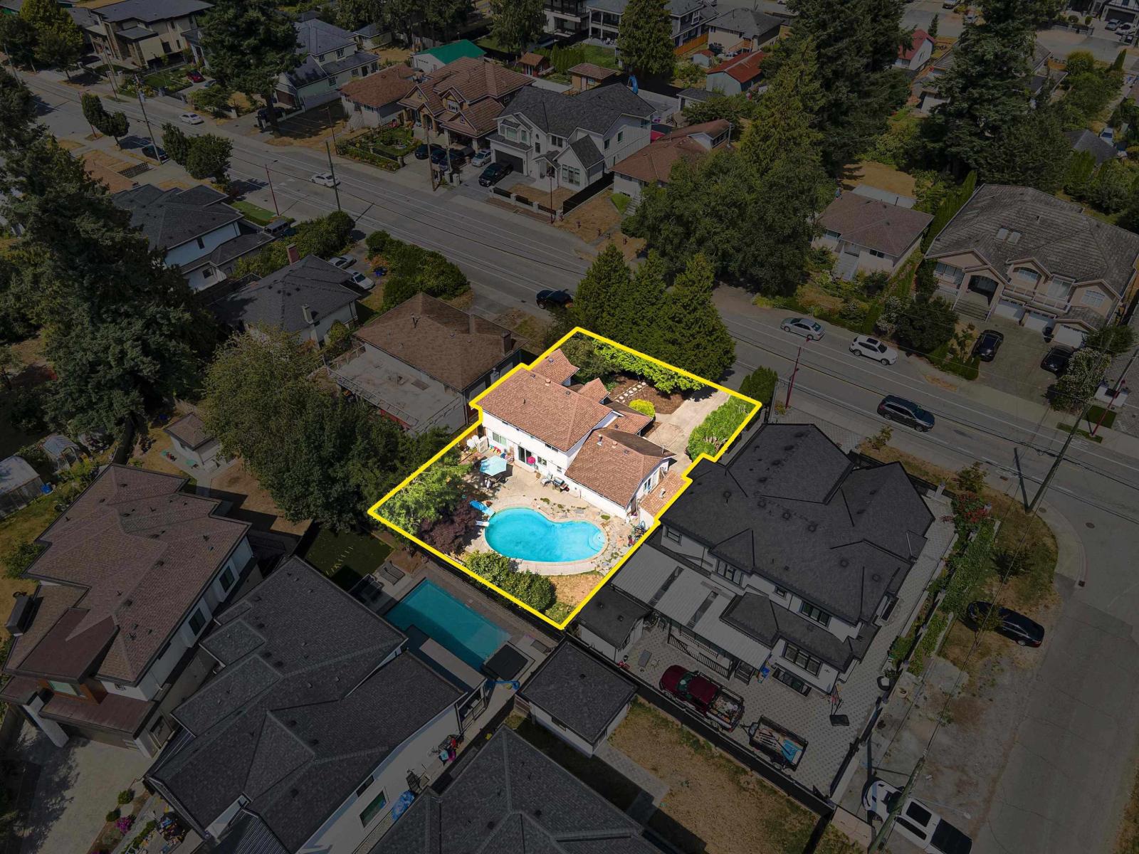 Photo 9 of 11318 82 Avenue, Delta BC