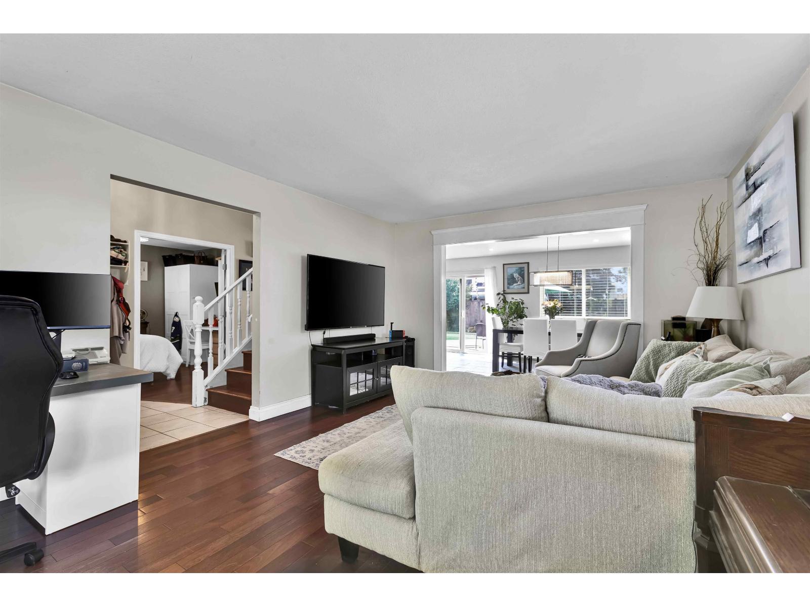 Photo 12 of 11318 82 Avenue, Delta BC