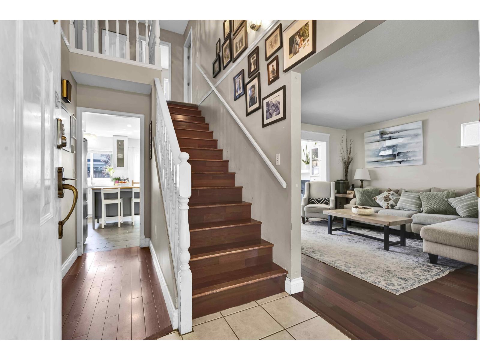 Photo 10 of 11318 82 Avenue, Delta BC