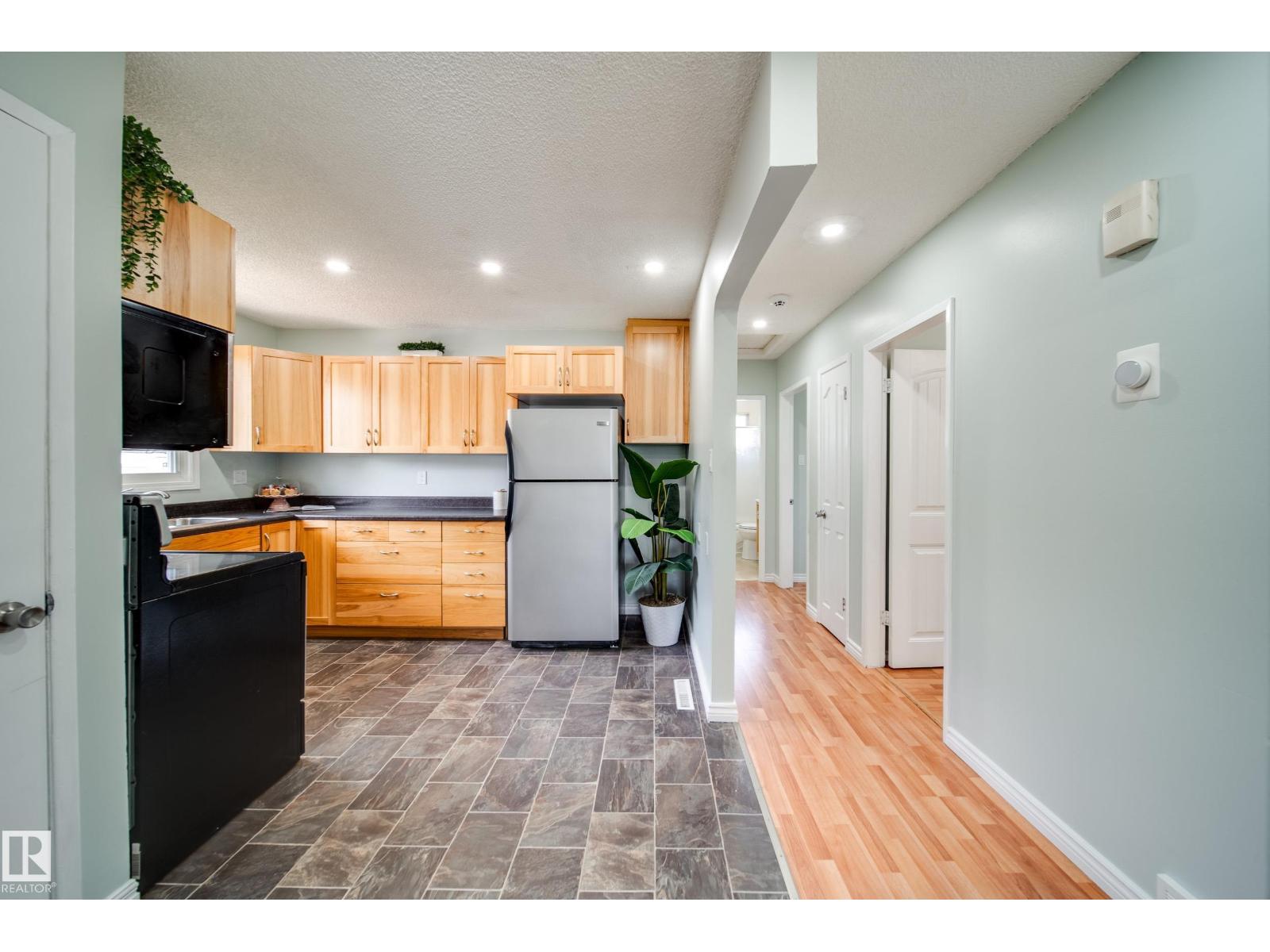 Photo 25 of 13004 Fort Rd Nw, Edmonton AB