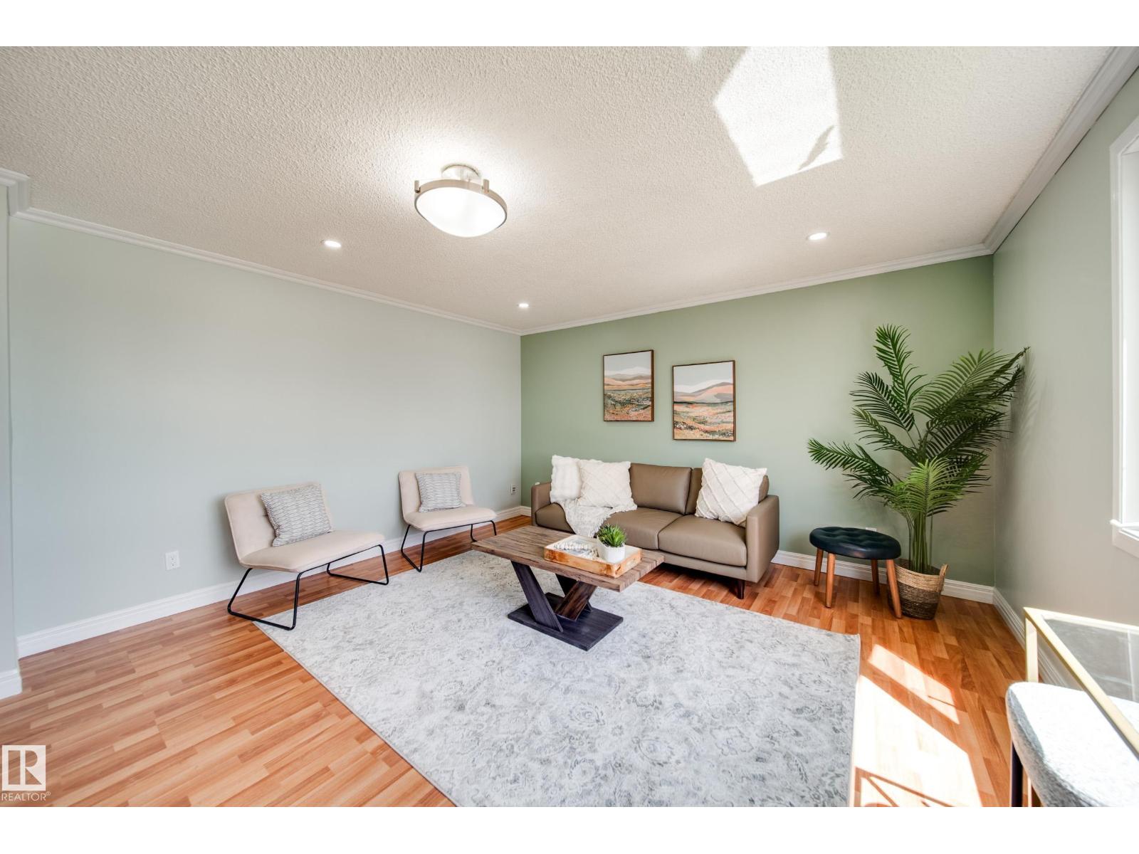 Photo 17 of 13004 Fort Rd Nw, Edmonton AB
