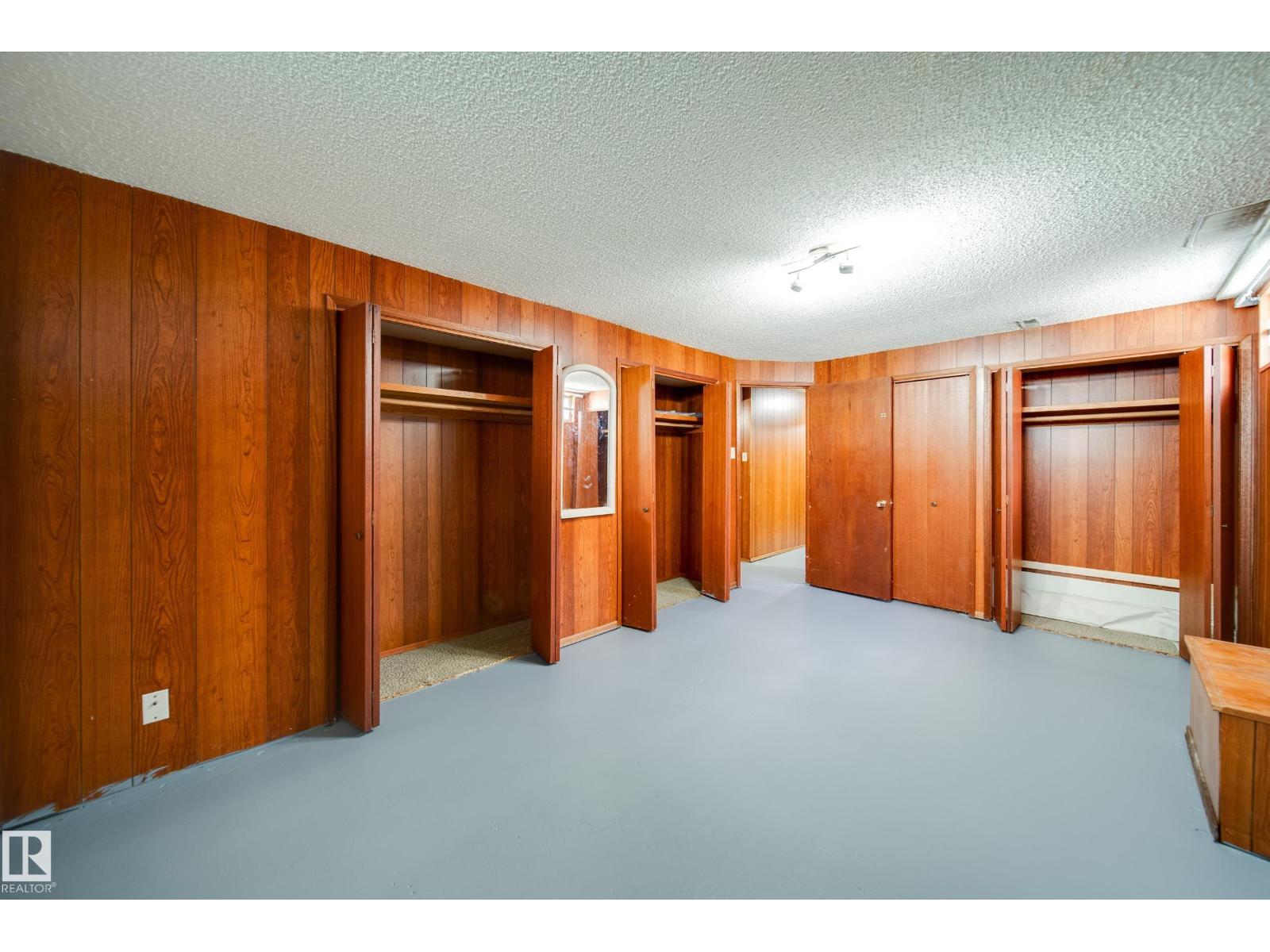 Photo 3 of 13004 Fort Rd Nw, Edmonton AB