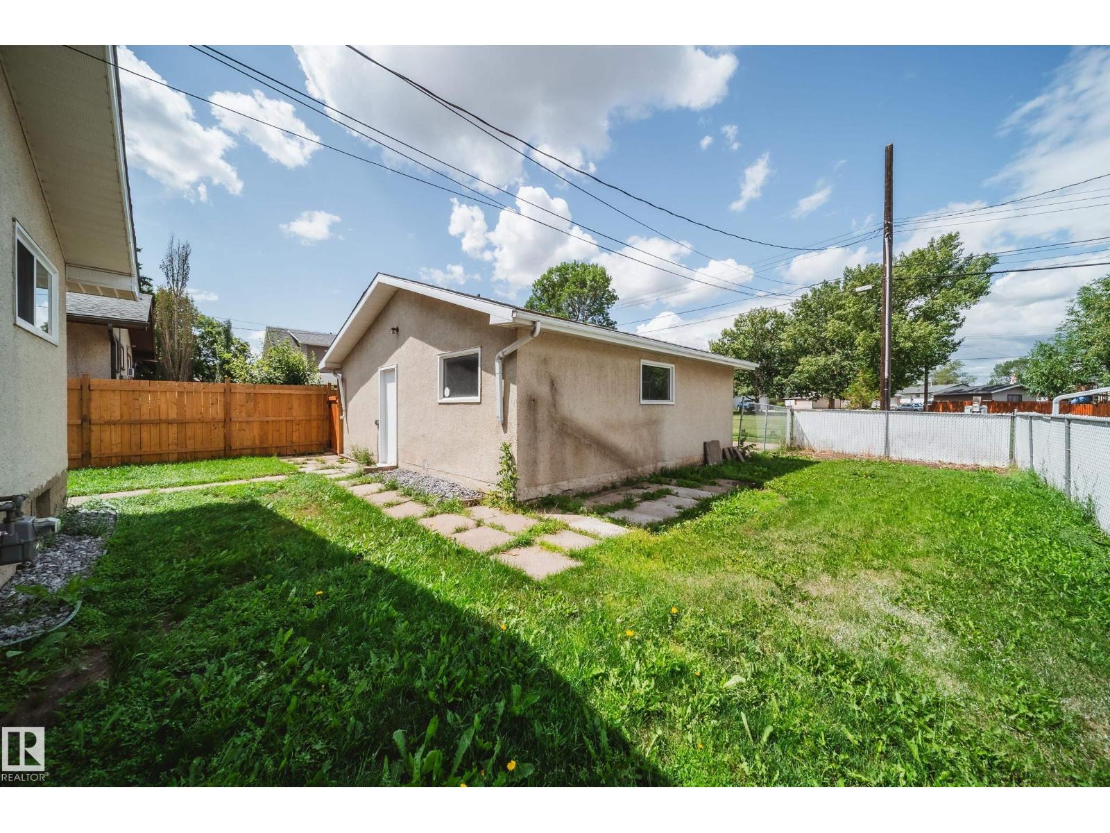 Photo 2 of 13004 Fort Rd Nw, Edmonton AB