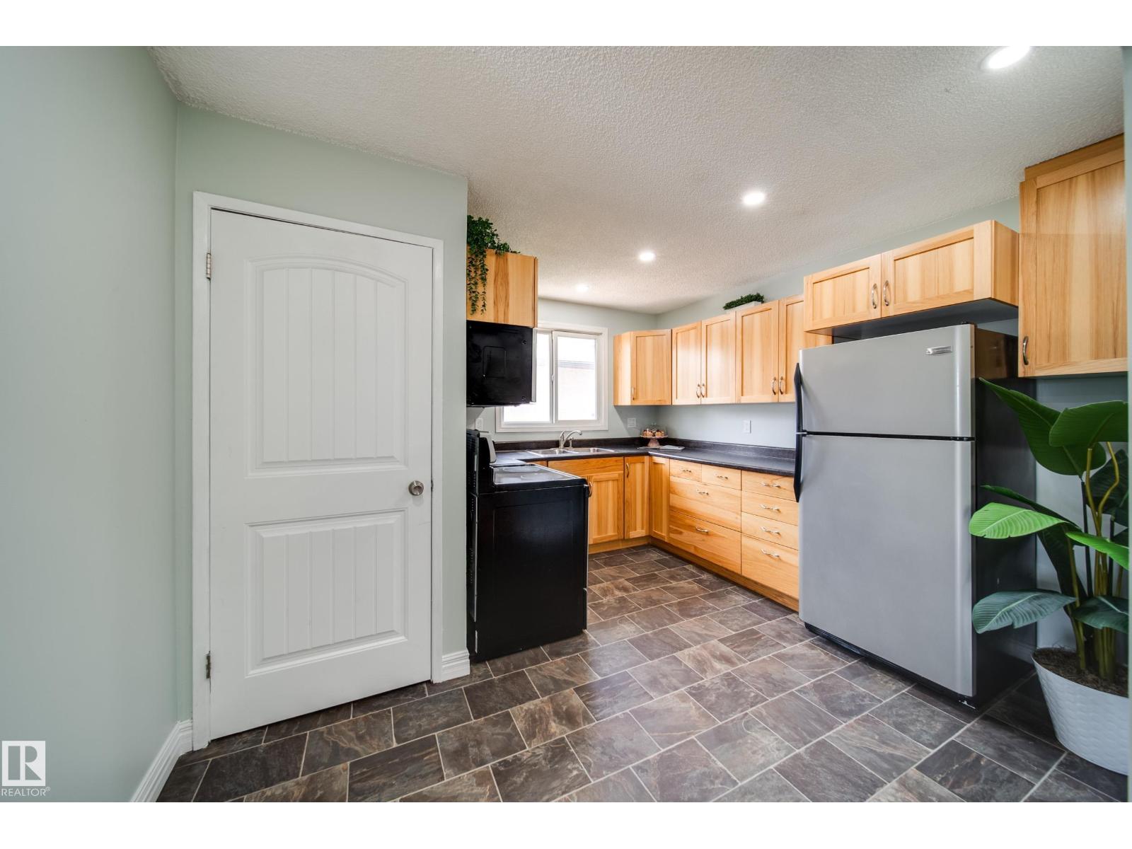 Photo 36 of 13004 Fort Rd Nw, Edmonton AB