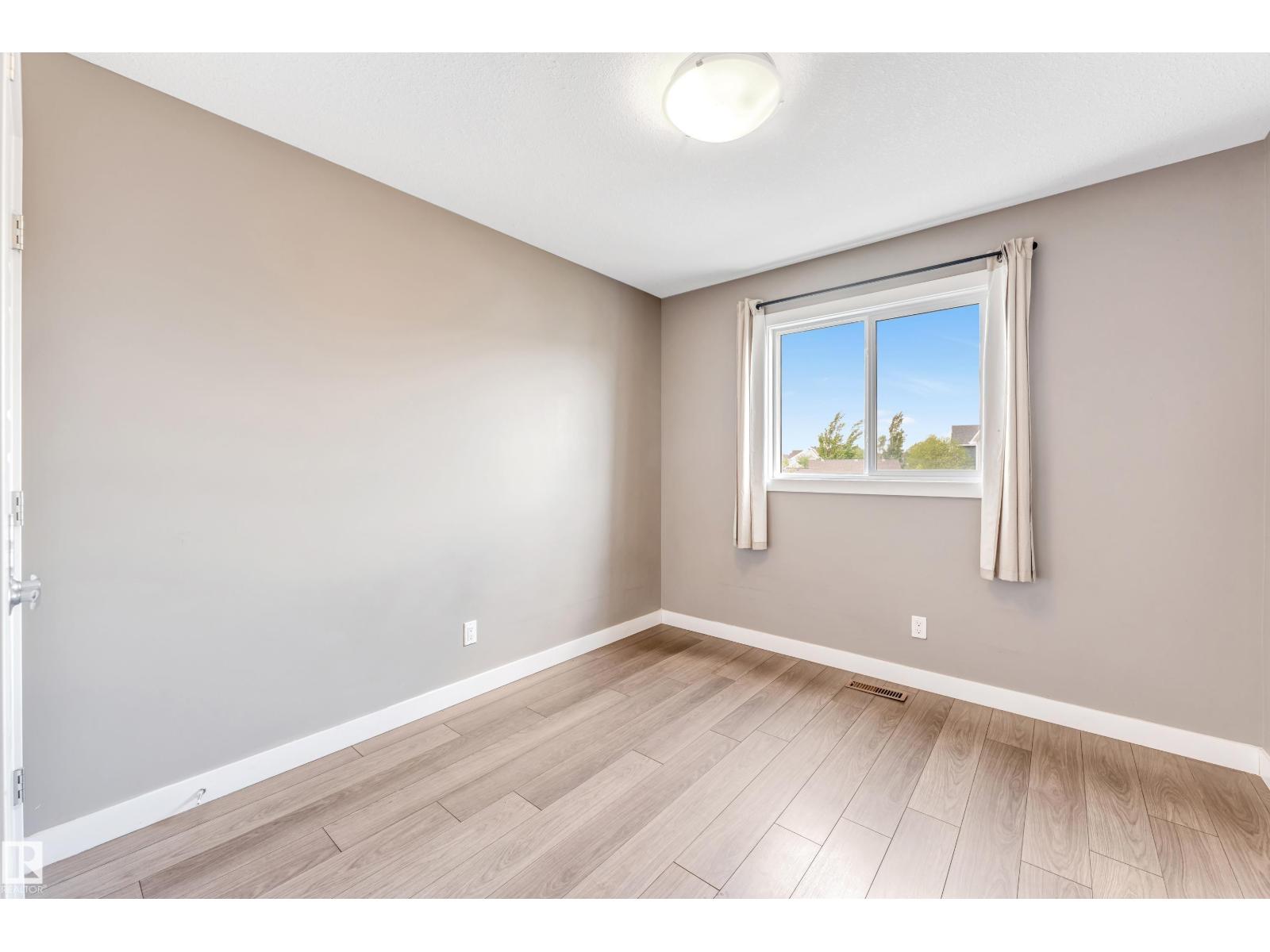 Photo 36 of 2227 74 St Sw, Edmonton AB