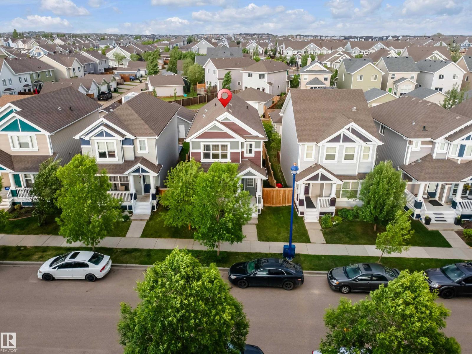 Photo 7 of 2227 74 St Sw, Edmonton AB