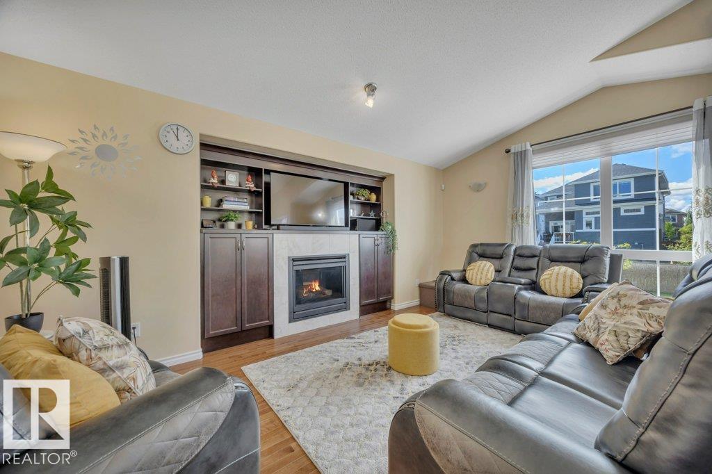 Photo 18 of 6111 18 Av Sw, Edmonton AB