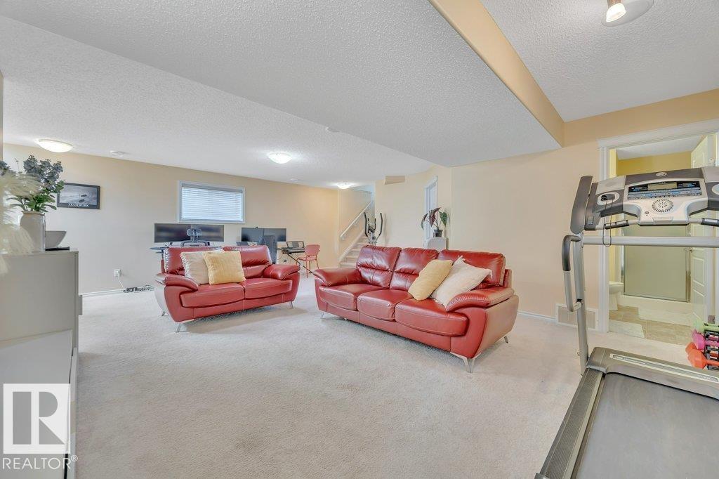 Photo 15 of 6111 18 Av Sw, Edmonton AB