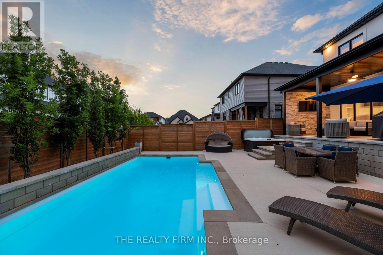Photo 7 of 1874 Fountain Grass Drive, London South ON