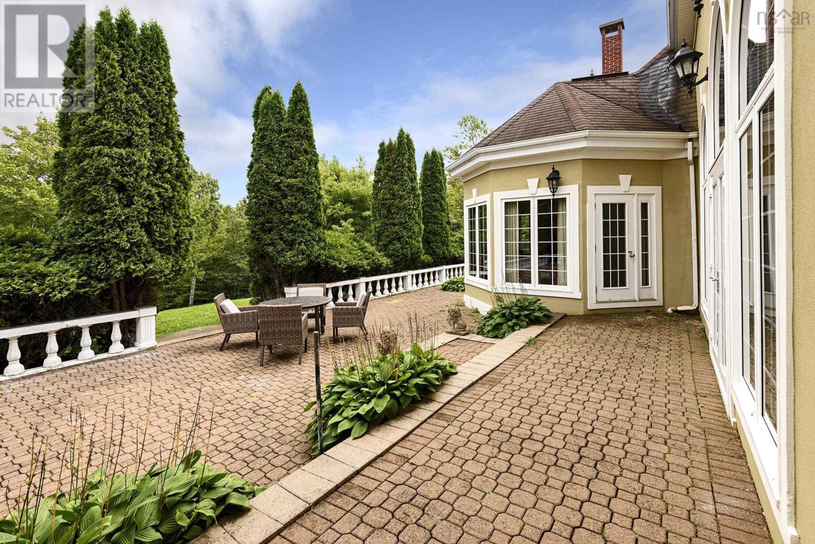 Property 4 of 40 of 82 Tower Road