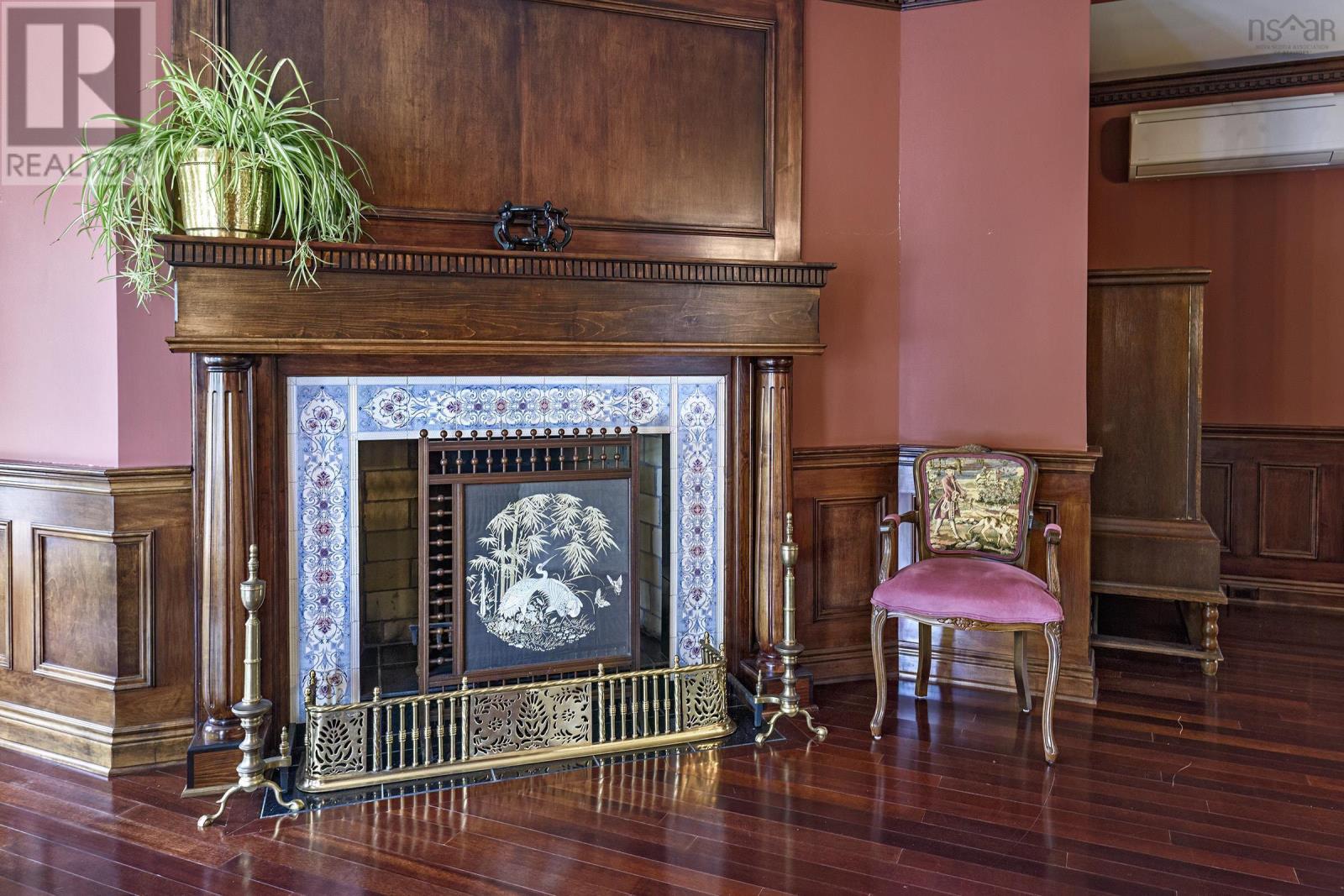 Property 21 of 40 of 82 Tower Road