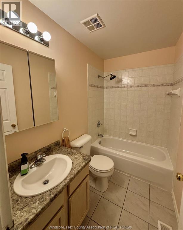 Photo 6 of 554 Rodfam Drive, Windsor ON