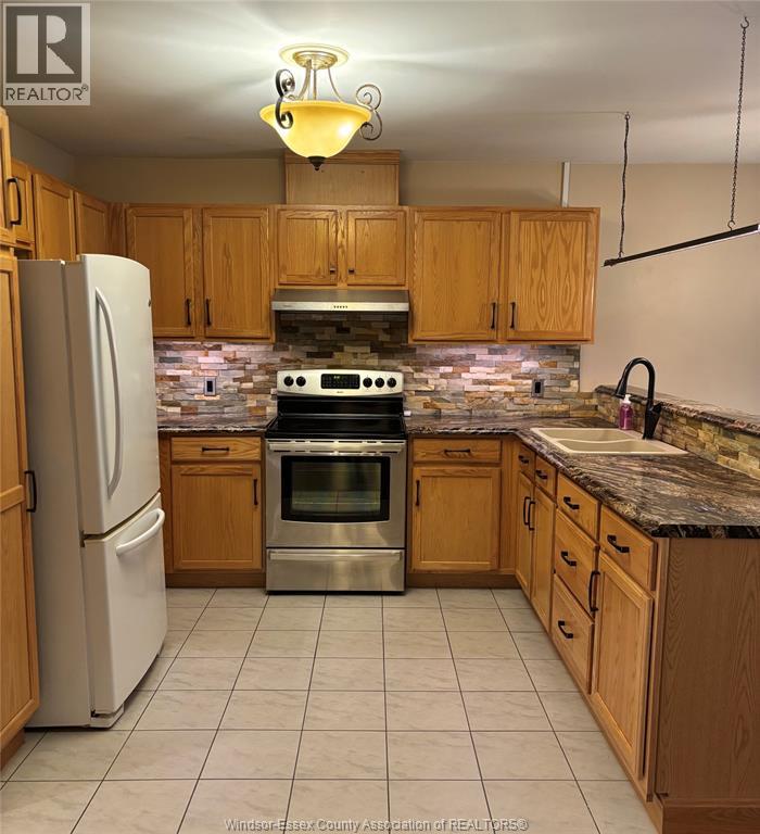 Photo 8 of 554 Rodfam Drive, Windsor ON