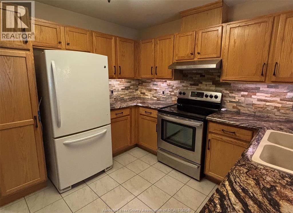 Photo 20 of 554 Rodfam Drive, Windsor ON