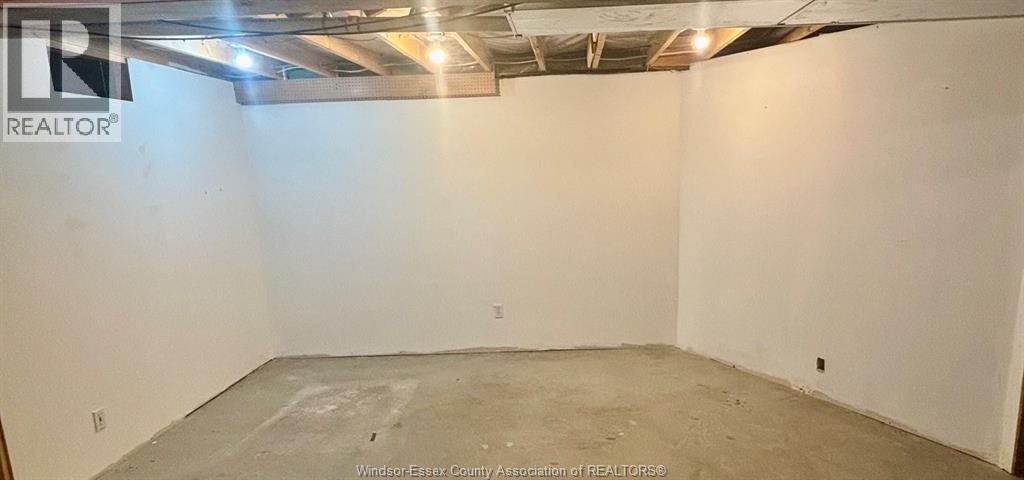 Photo 12 of 554 Rodfam Drive, Windsor ON