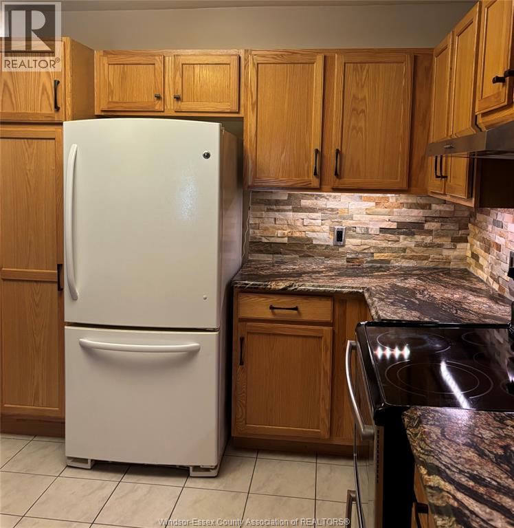 Photo 13 of 554 Rodfam Drive, Windsor ON